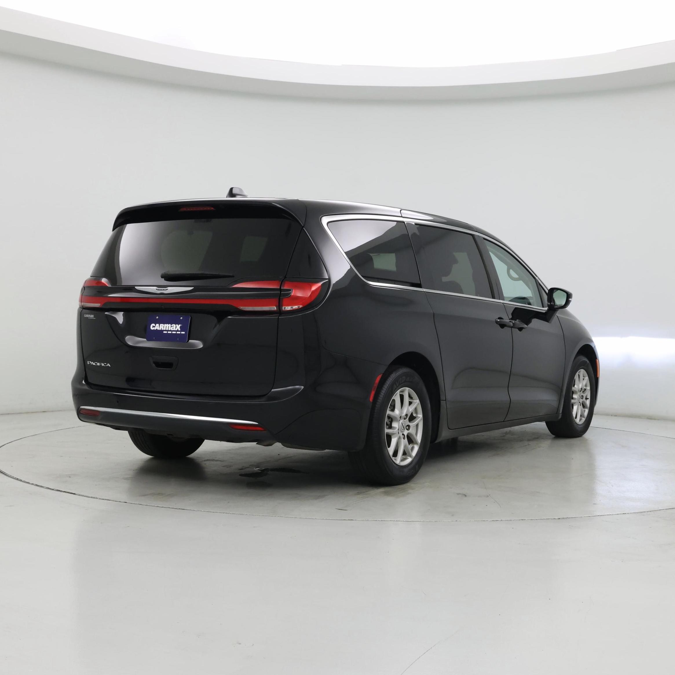 Thumbnail: 2024 Chrysler Pacifica - 8