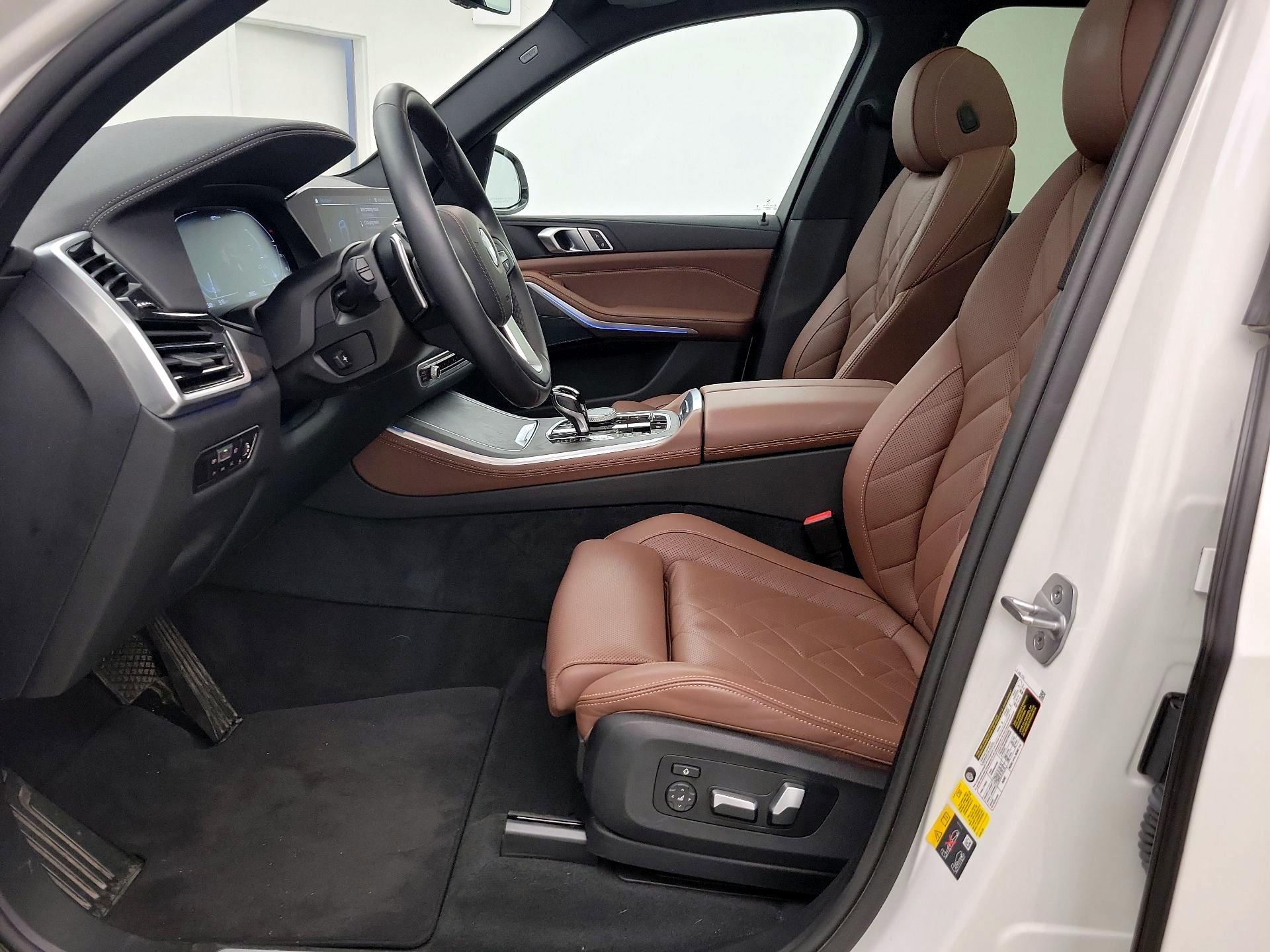 Thumbnail: 2023 BMW X5 - 11