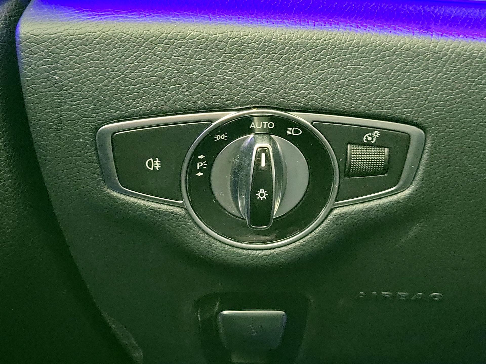 Thumbnail: 2020 Mercedes-Benz E-Class - 13