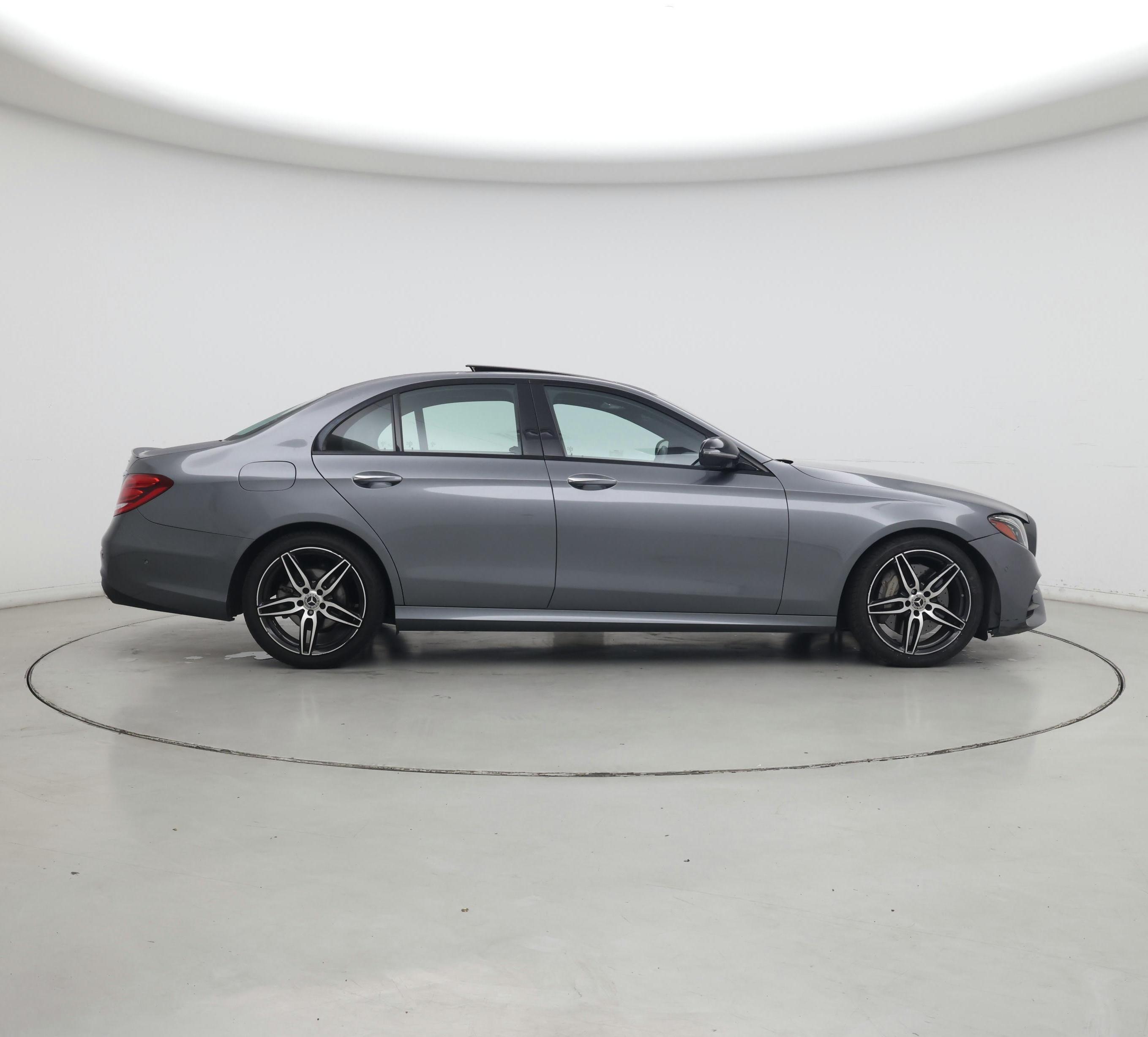 Thumbnail: 2020 Mercedes-Benz E-Class - 7