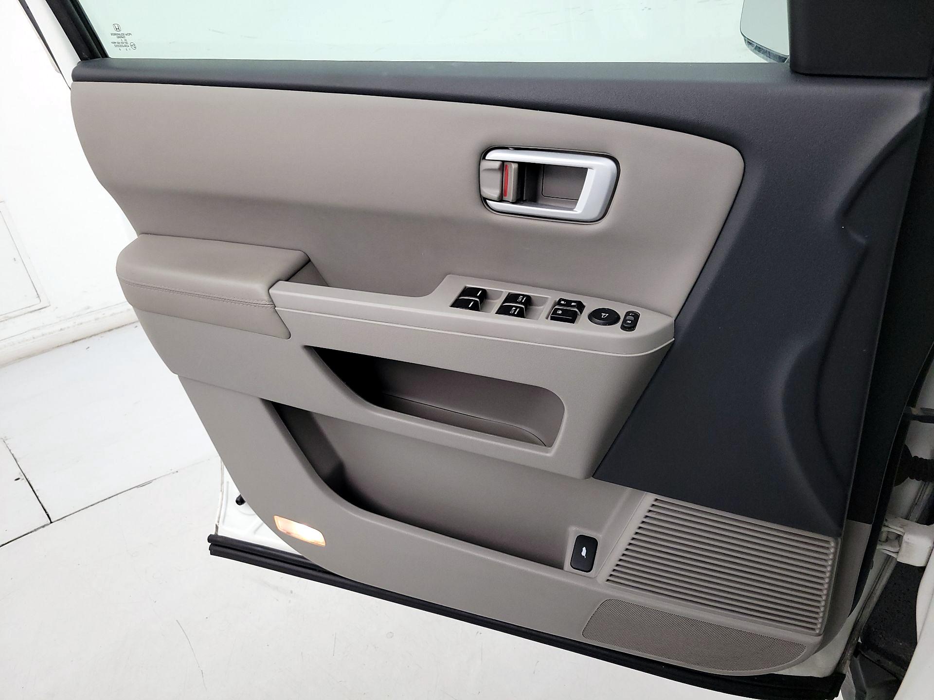Thumbnail: 2014 Honda Pilot - 12