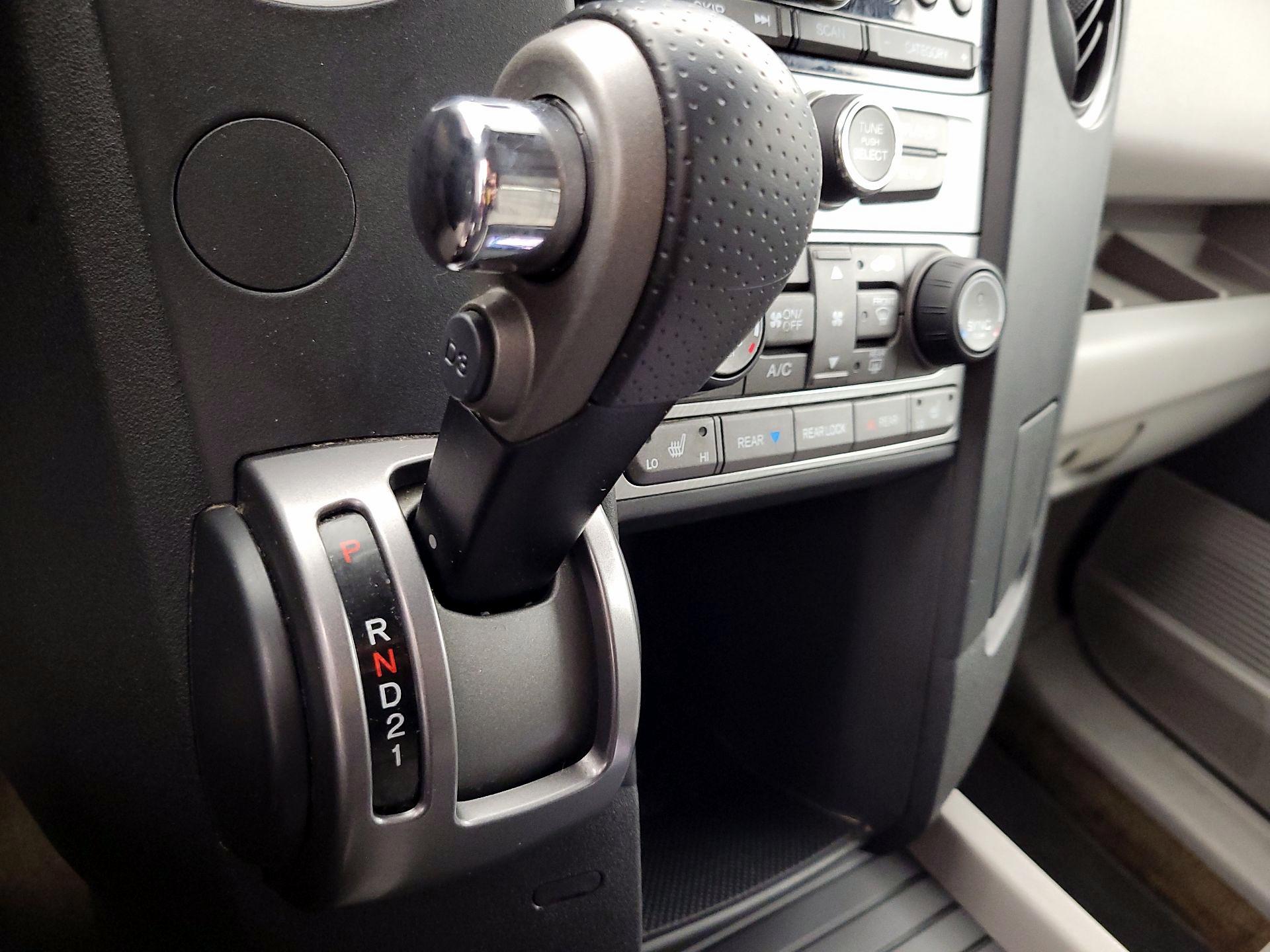 Thumbnail: 2014 Honda Pilot - 17