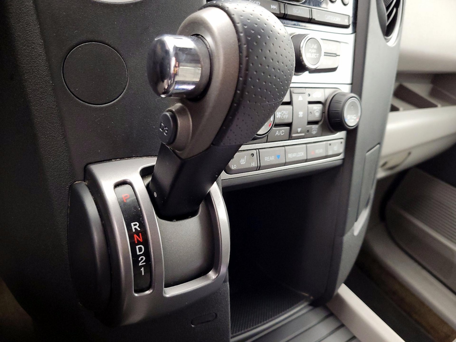 2014 Honda Pilot EX-L - Photo 18