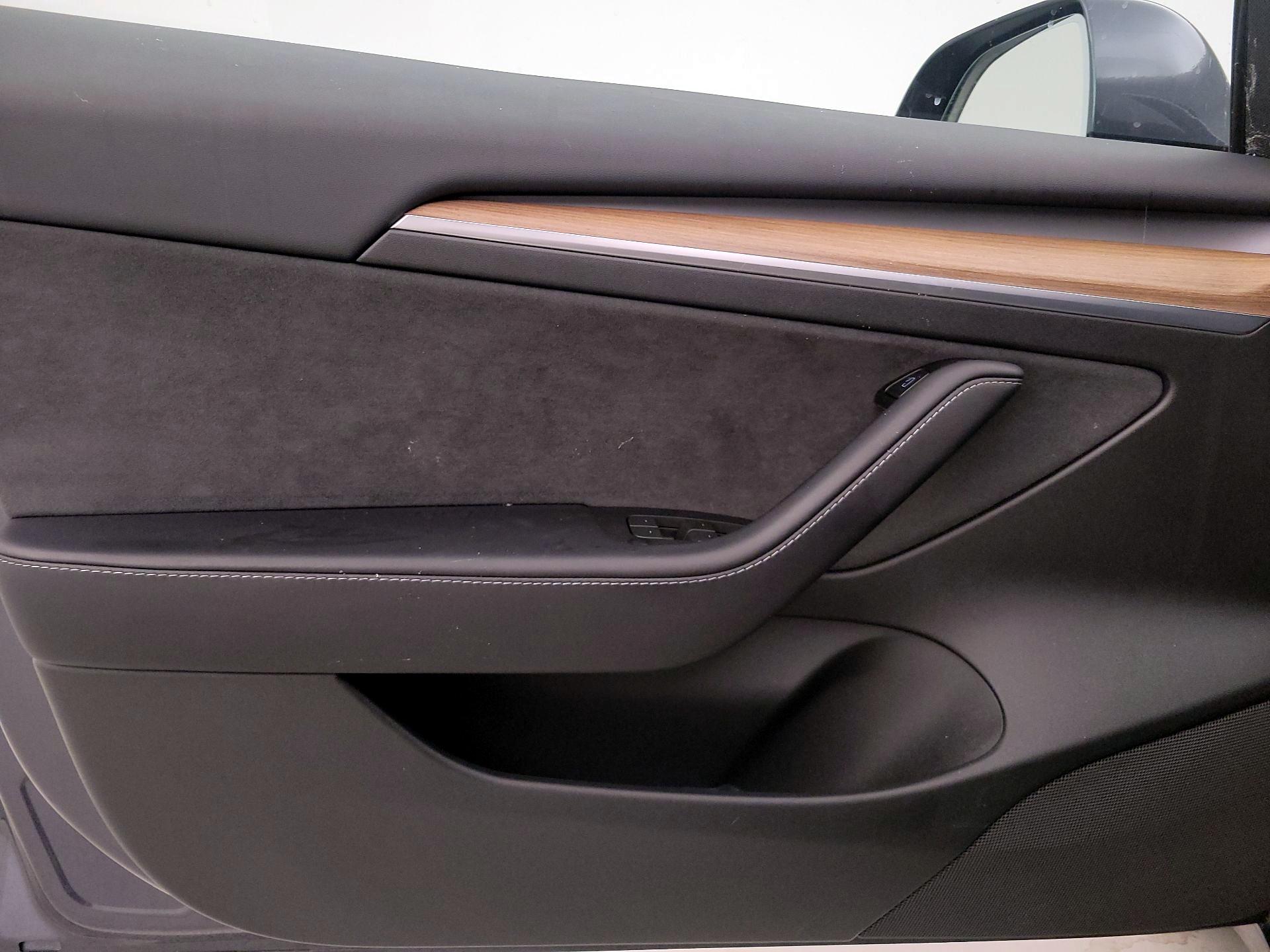 Thumbnail: 2023 Tesla Model 3 - 12