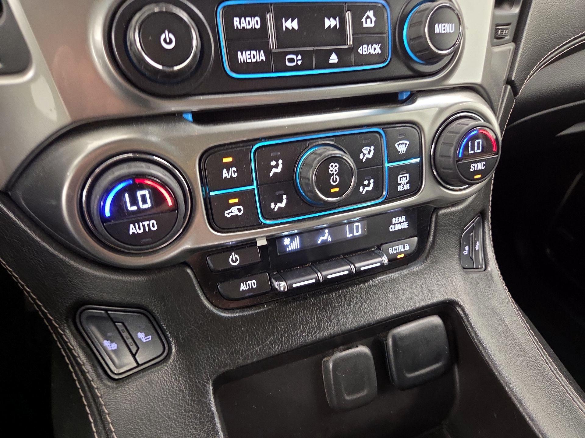 Thumbnail: 2015 Chevrolet Tahoe - 17