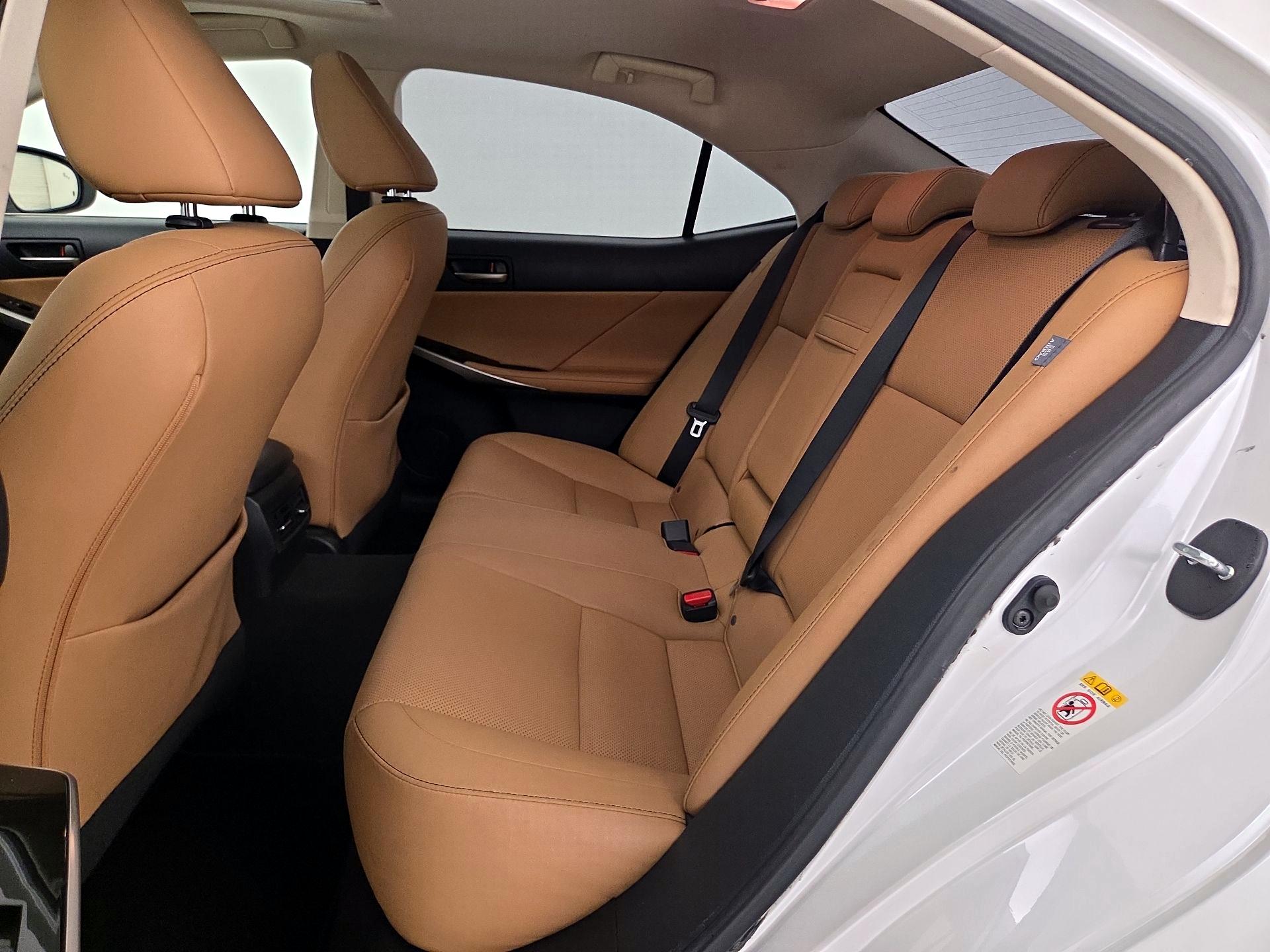 Thumbnail: 2018 Lexus IS - 20