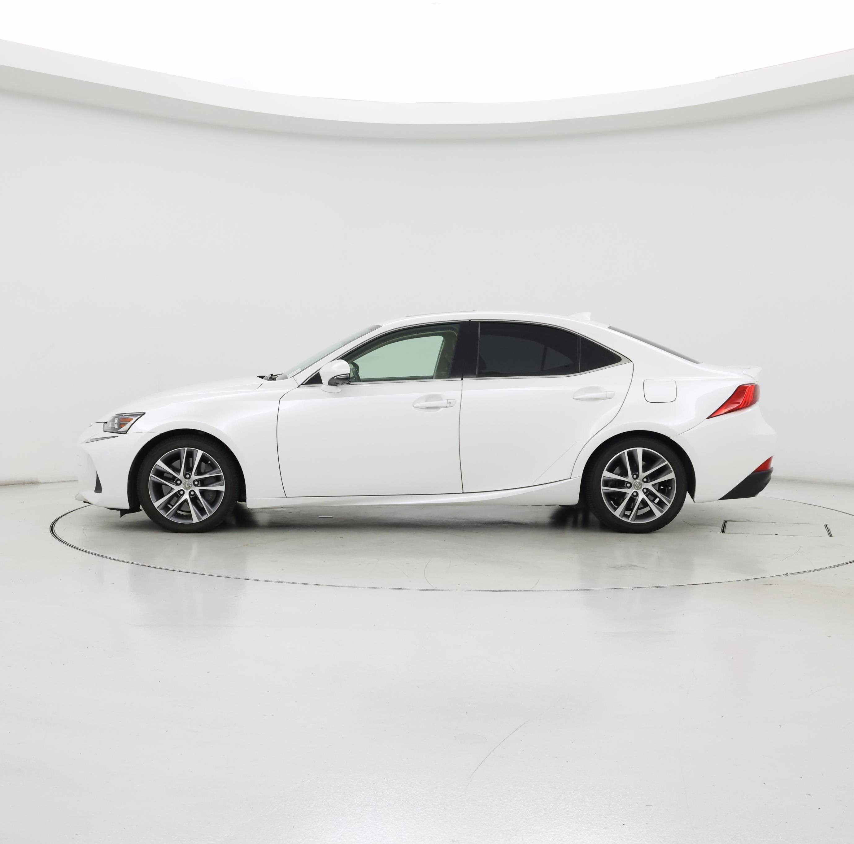 Thumbnail: 2018 Lexus IS - 3