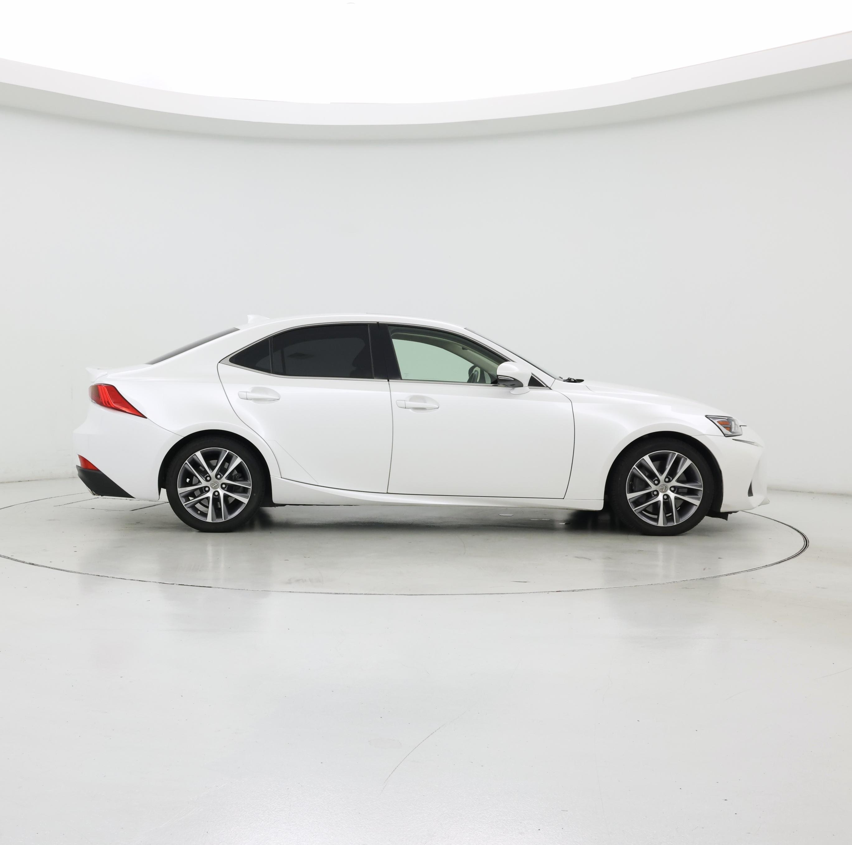 Thumbnail: 2018 Lexus IS - 7