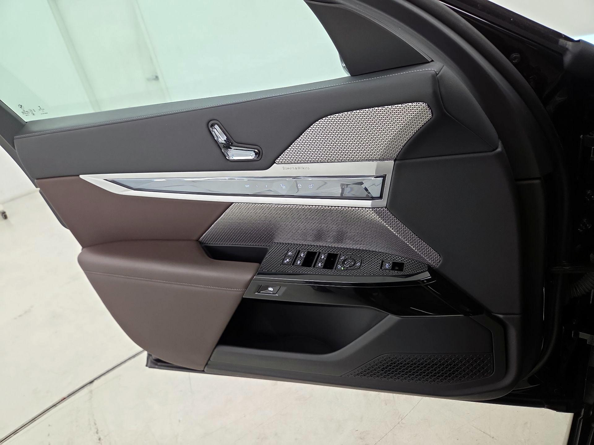 Thumbnail: 2023 BMW 7 Series - 12