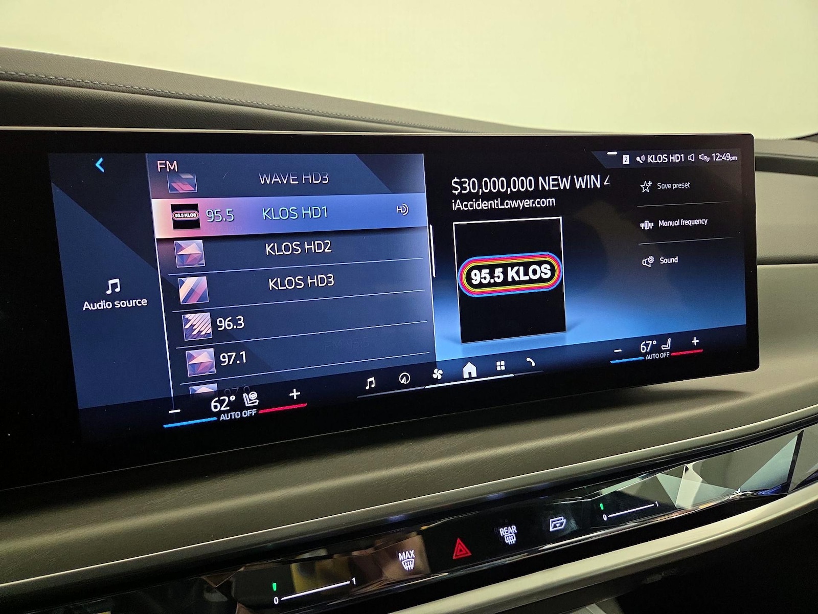 2023 BMW 7 Series 740i - Photo 17