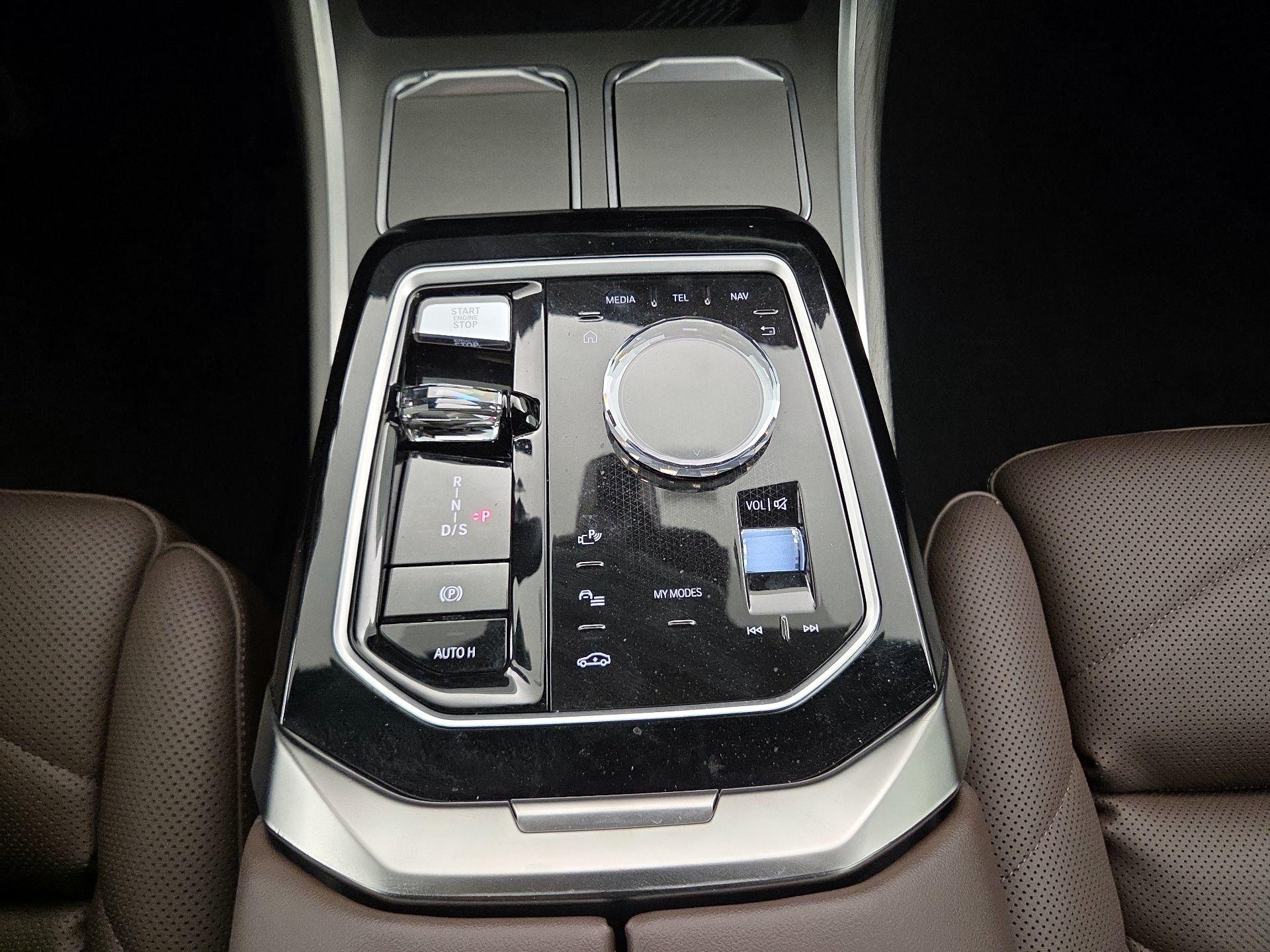 Thumbnail: 2023 BMW 7 Series - 18