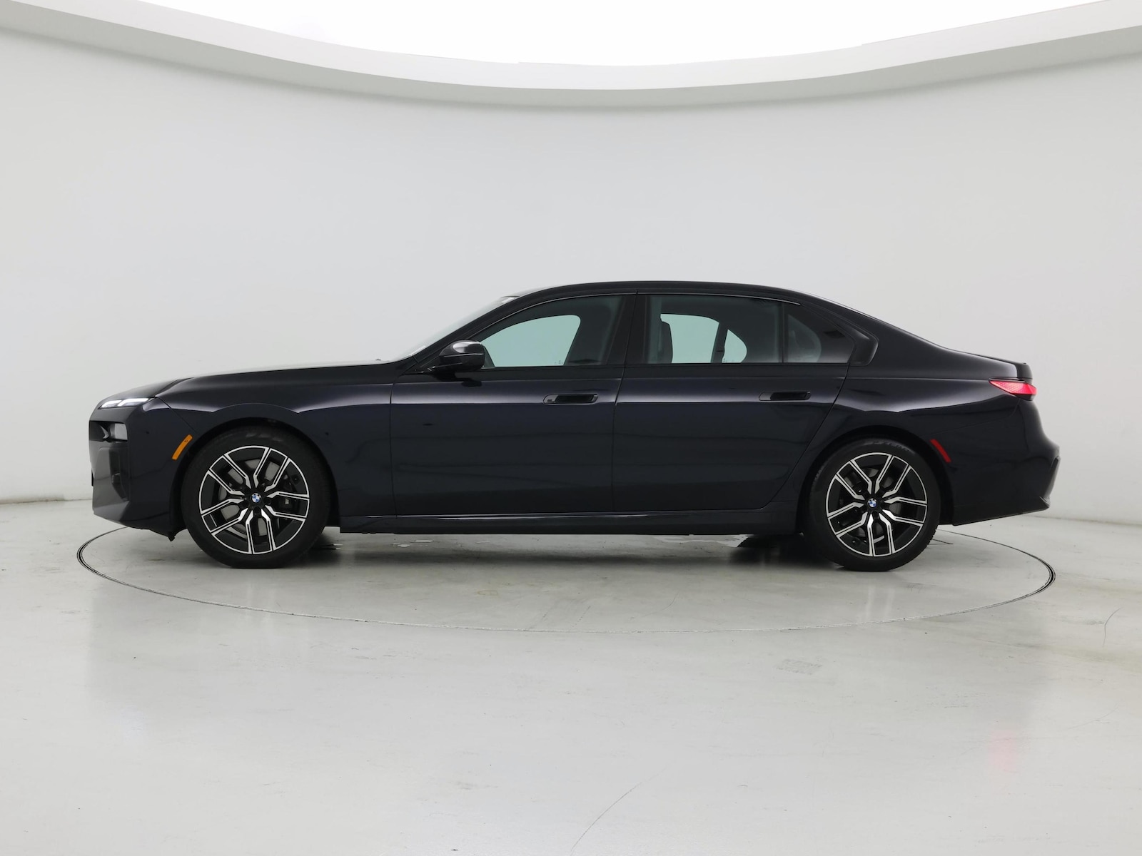 2023 BMW 7 Series 740i - Photo 4