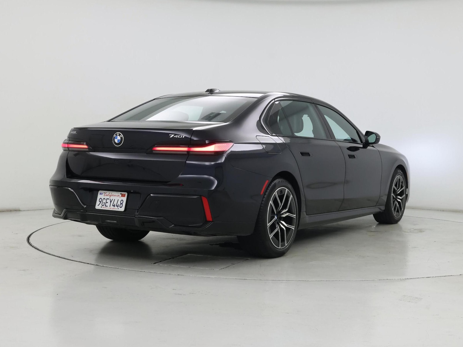 2023 BMW 7 Series 740i - Photo 9
