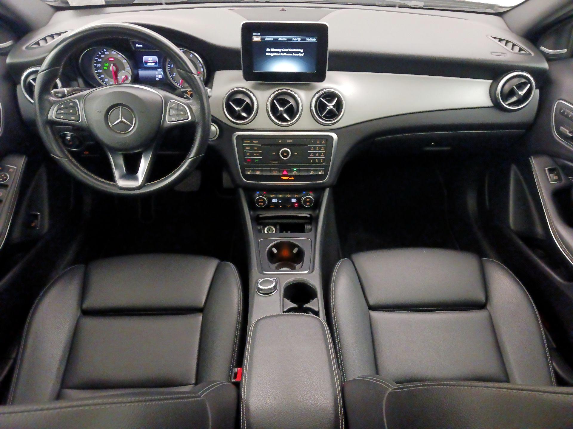 Thumbnail: 2017 Mercedes-Benz GLA - 9
