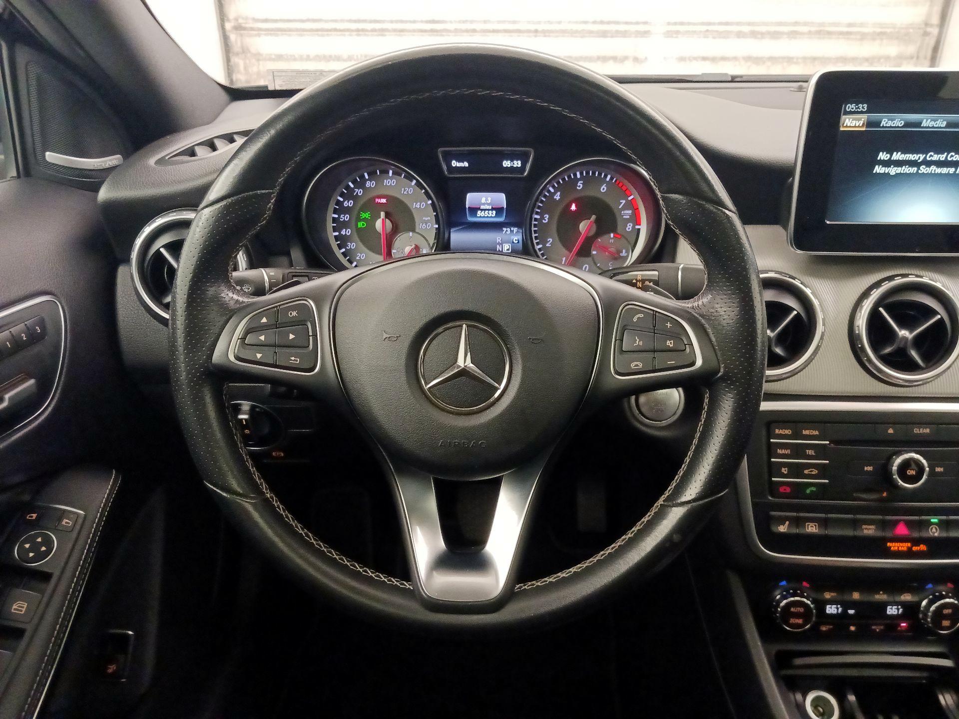 Thumbnail: 2017 Mercedes-Benz GLA - 10