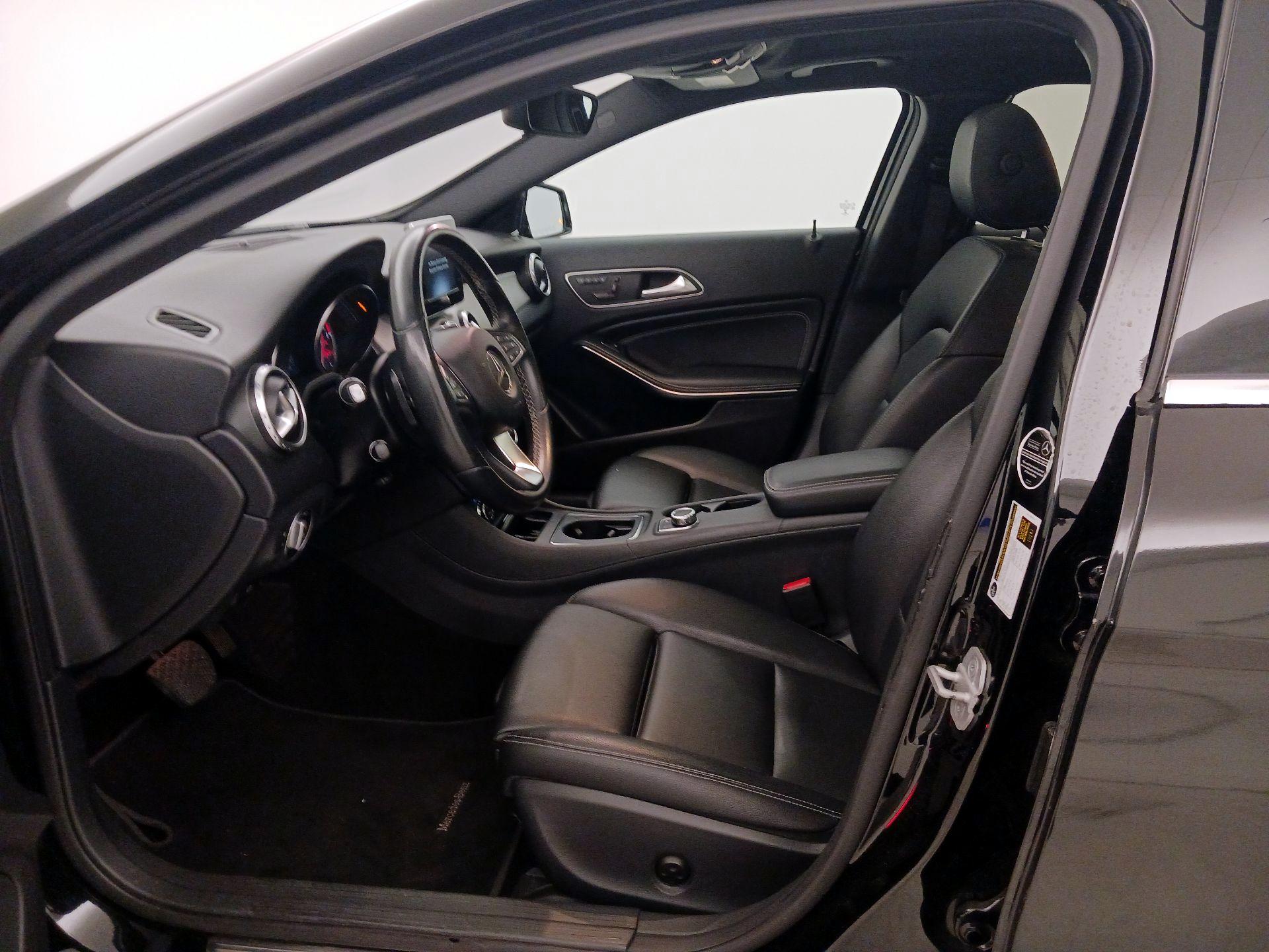 Thumbnail: 2017 Mercedes-Benz GLA - 11
