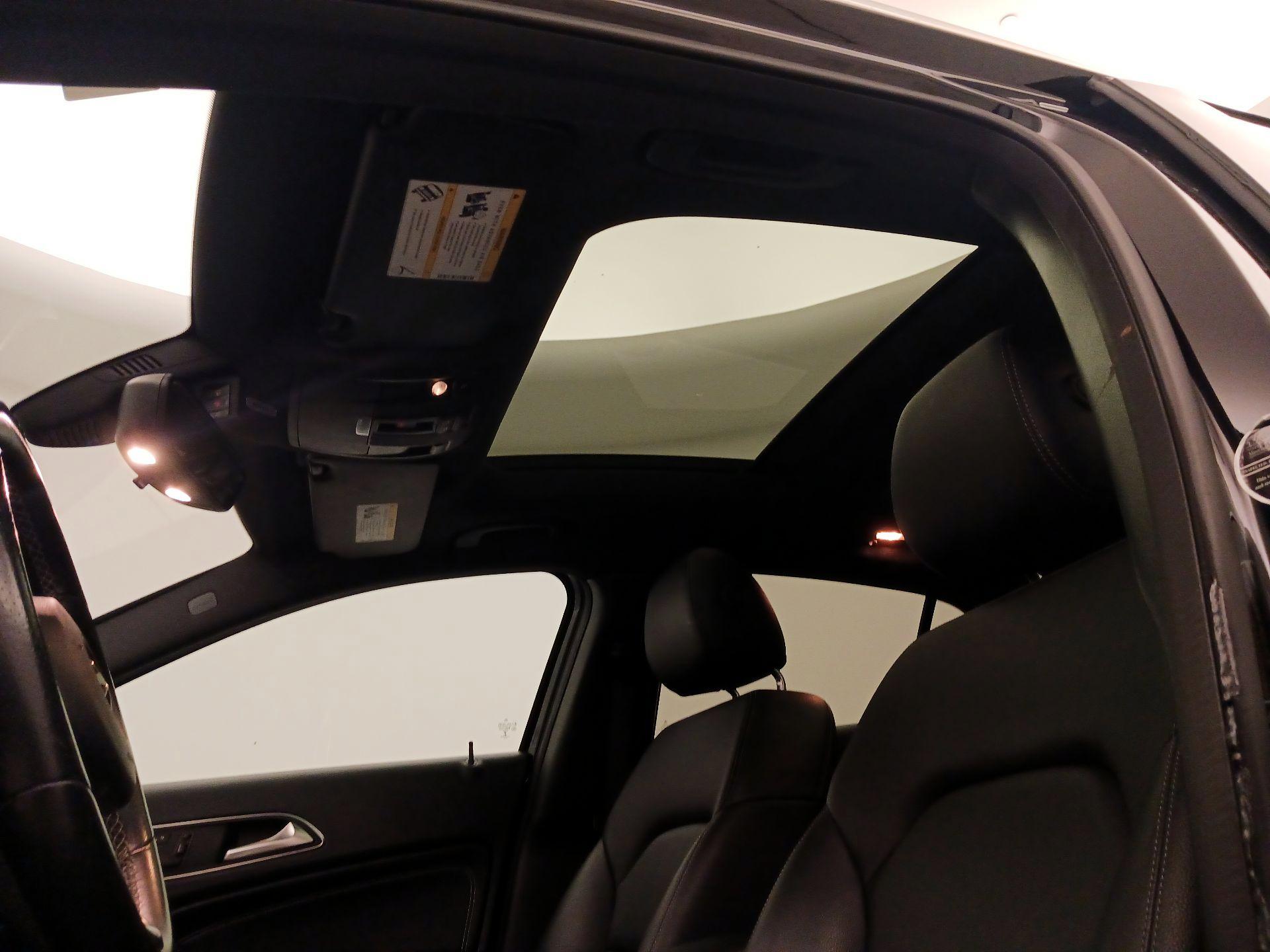 Thumbnail: 2017 Mercedes-Benz GLA - 19