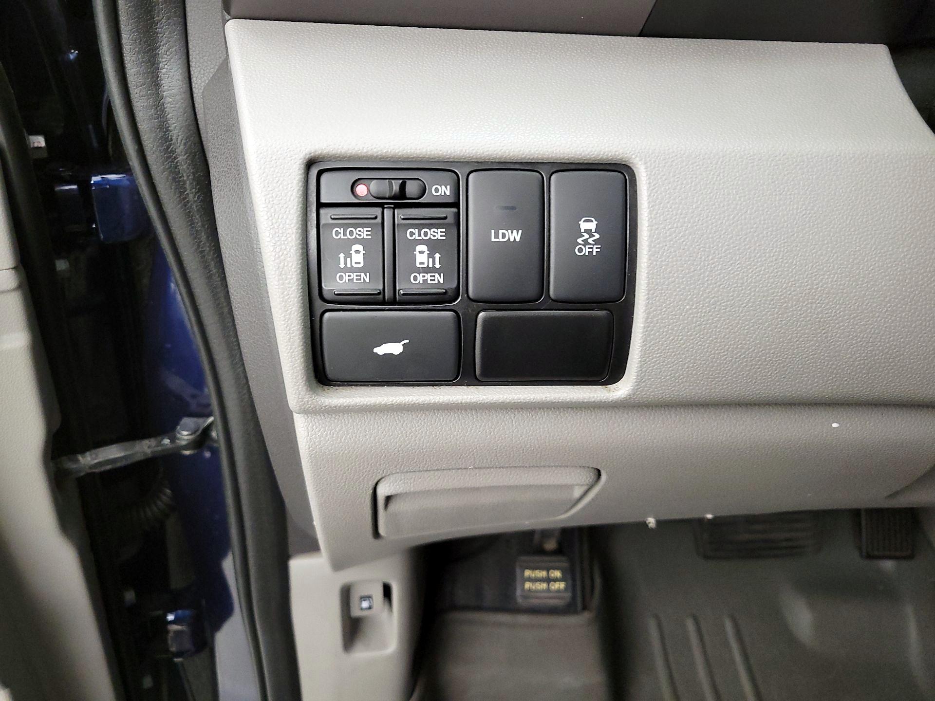 Thumbnail: 2016 Honda Odyssey - 13