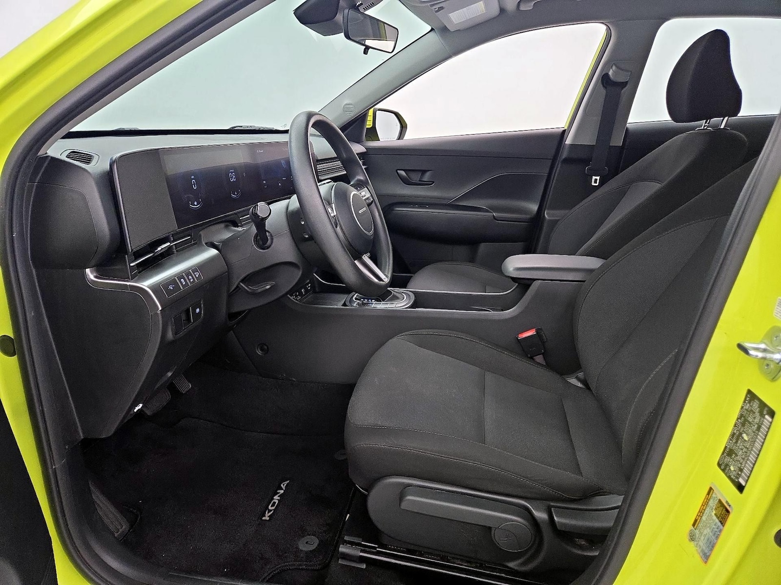 2024 Hyundai Kona SE - Photo 12