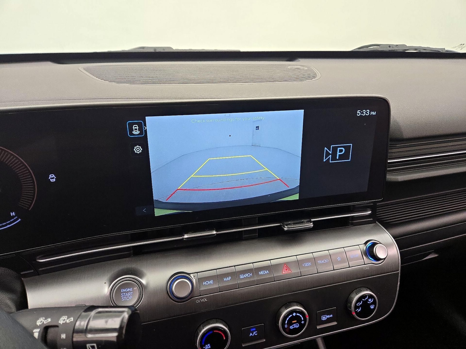 2024 Hyundai Kona SE - Photo 14