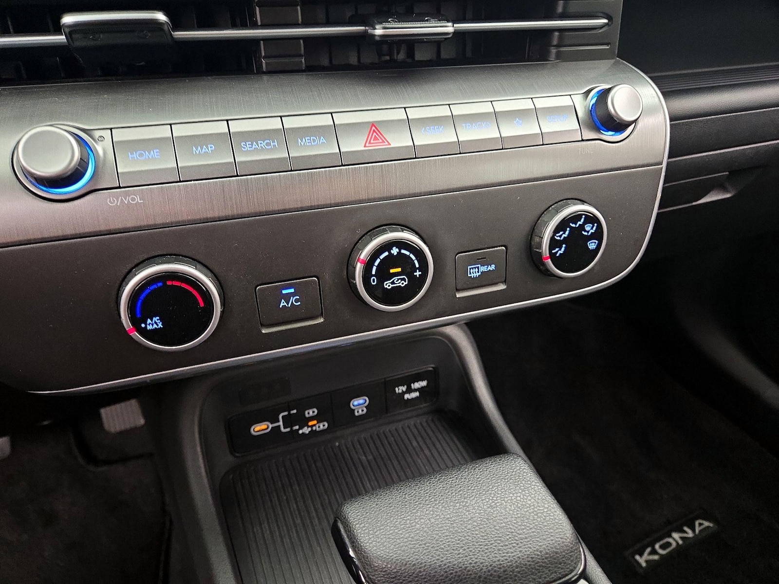 2024 Hyundai Kona SE - Photo 16