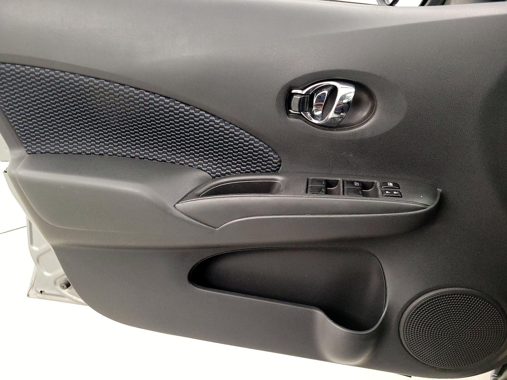 Thumbnail: 2015 Nissan Versa Note - 12