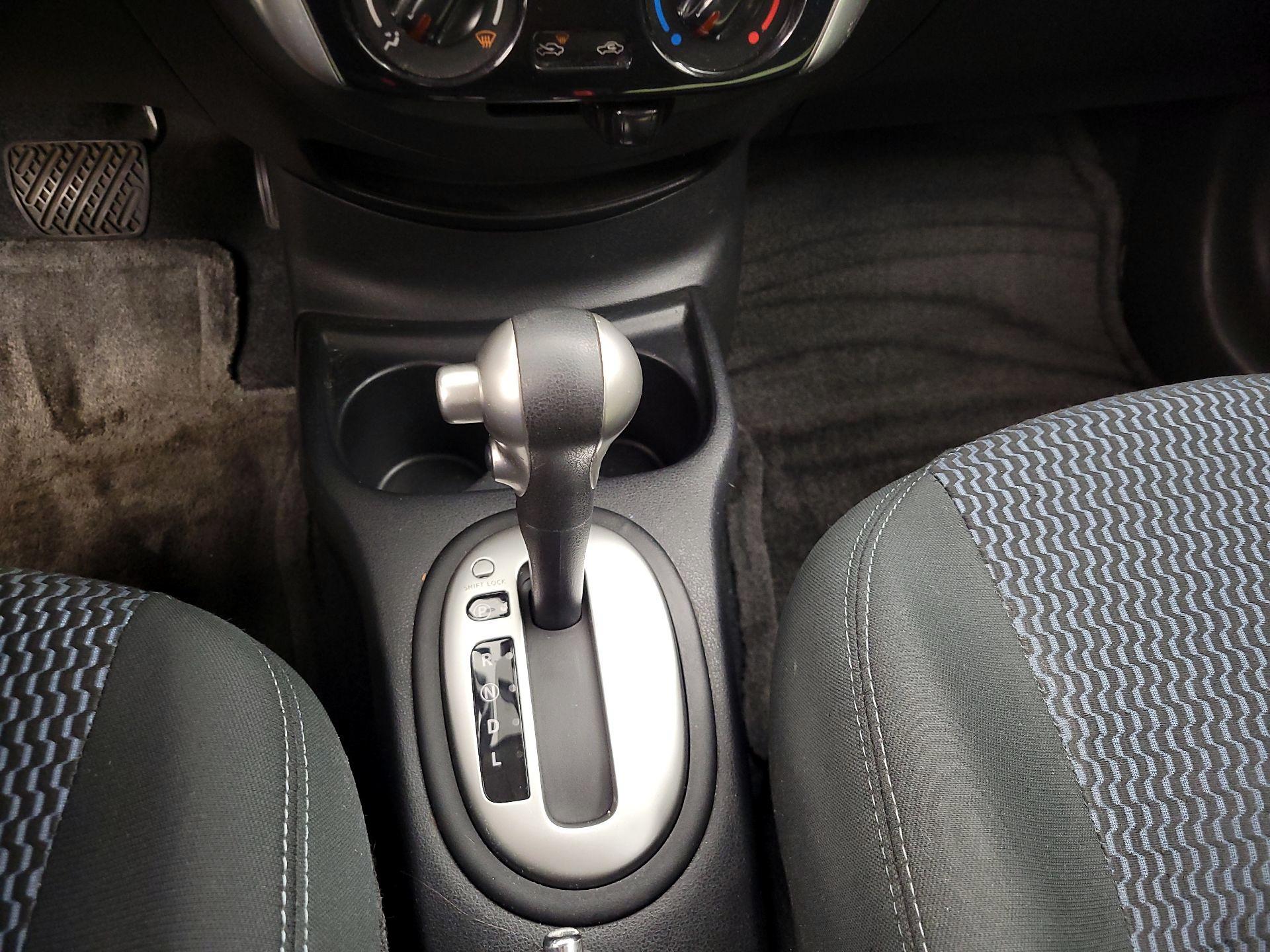 Thumbnail: 2015 Nissan Versa Note - 16