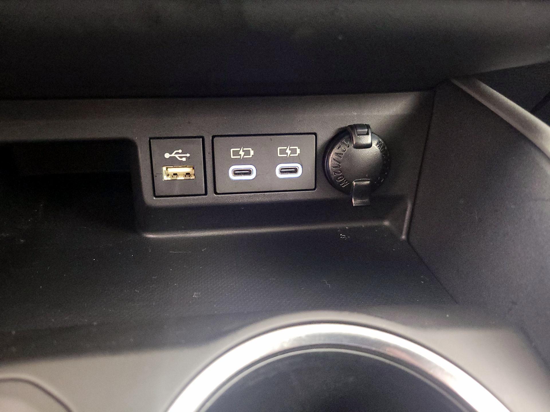 Thumbnail: 2025 Toyota Highlander - 18