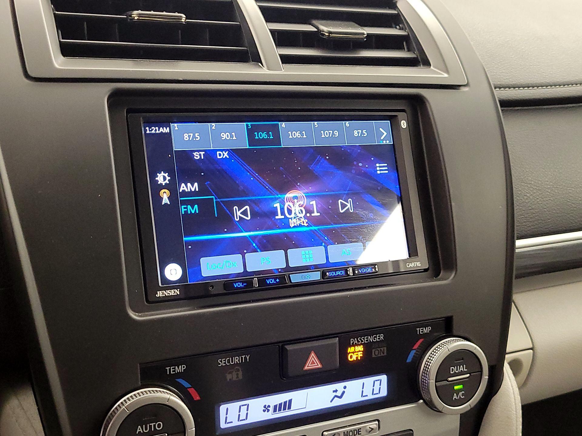 Thumbnail: 2014 Toyota Camry - 15