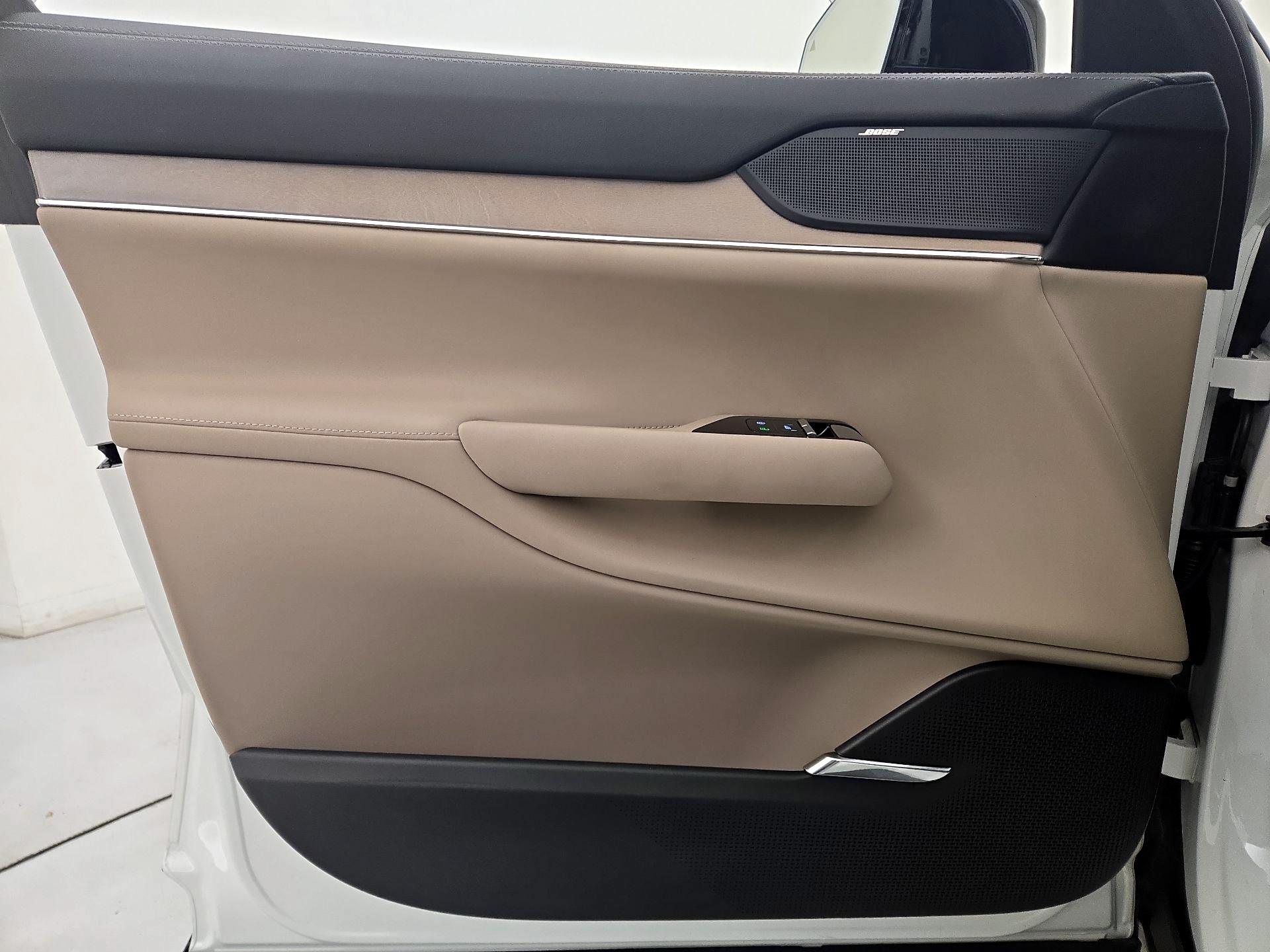Thumbnail: 2025 Volvo EX90 - 12