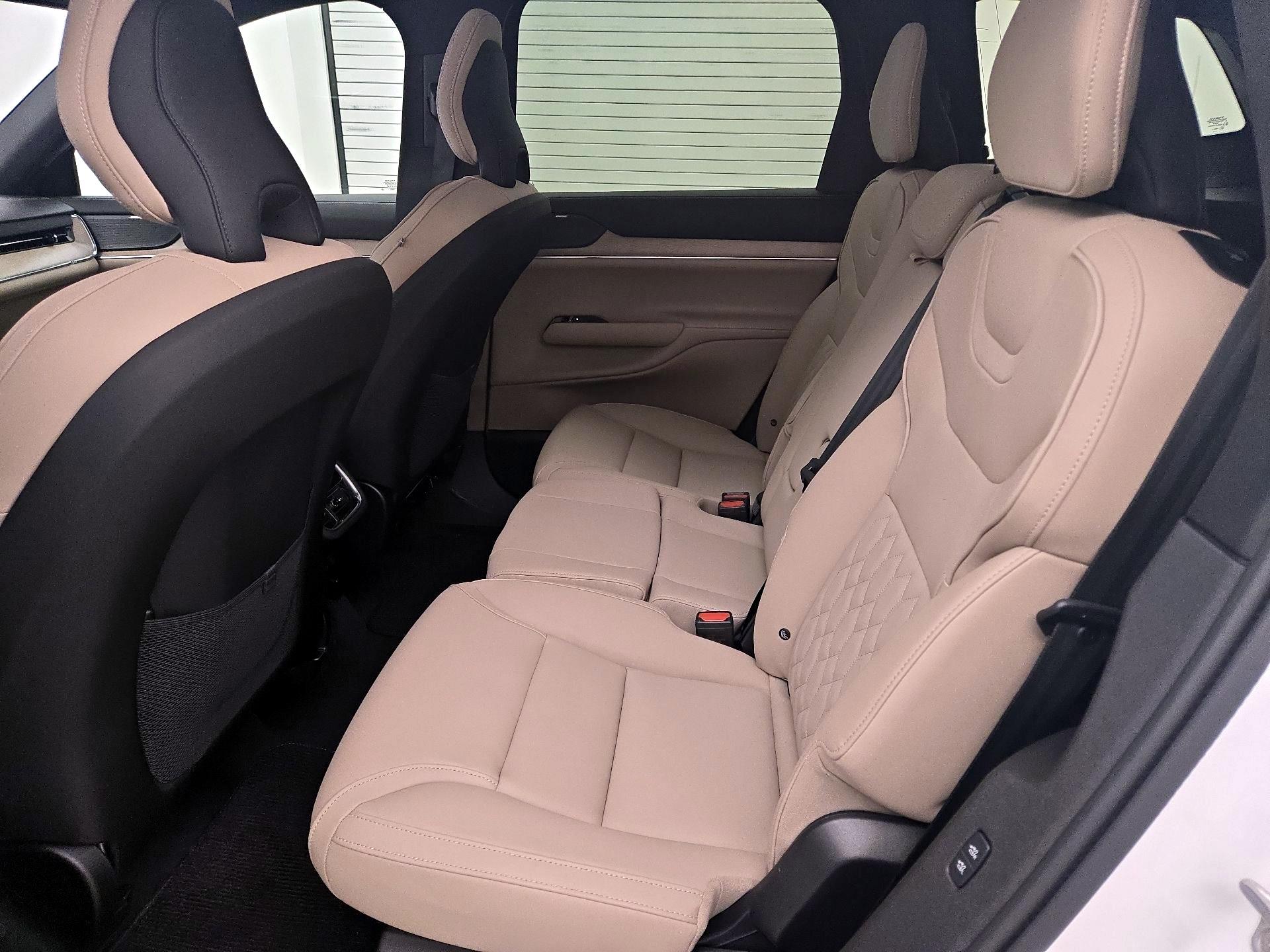 Thumbnail: 2025 Volvo EX90 - 19
