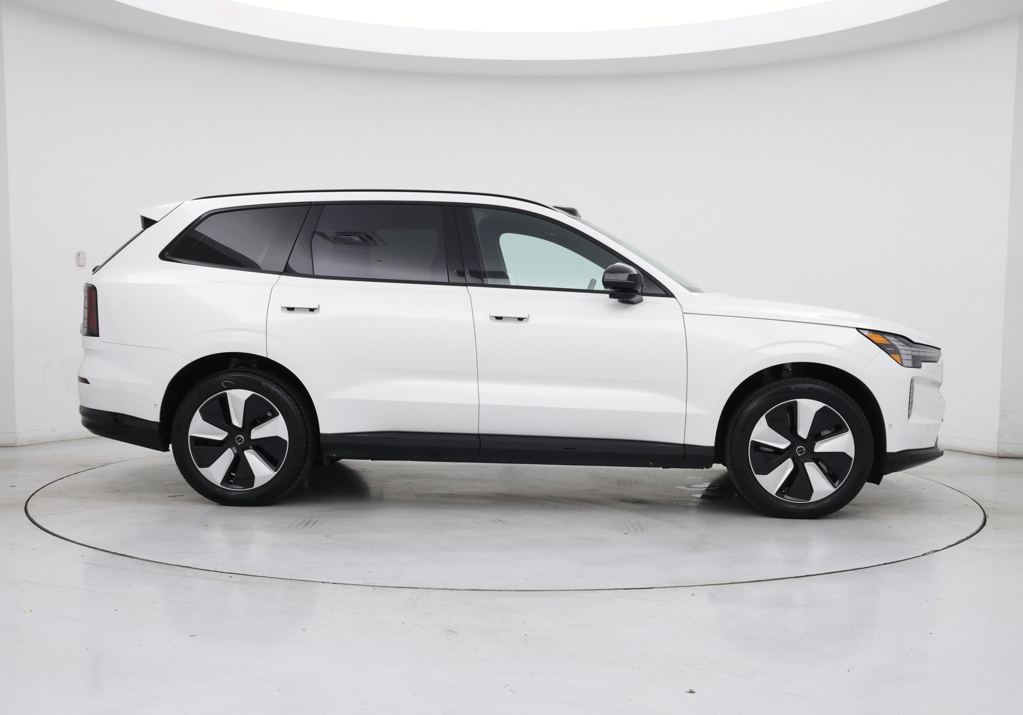 Thumbnail: 2025 Volvo EX90 - 7