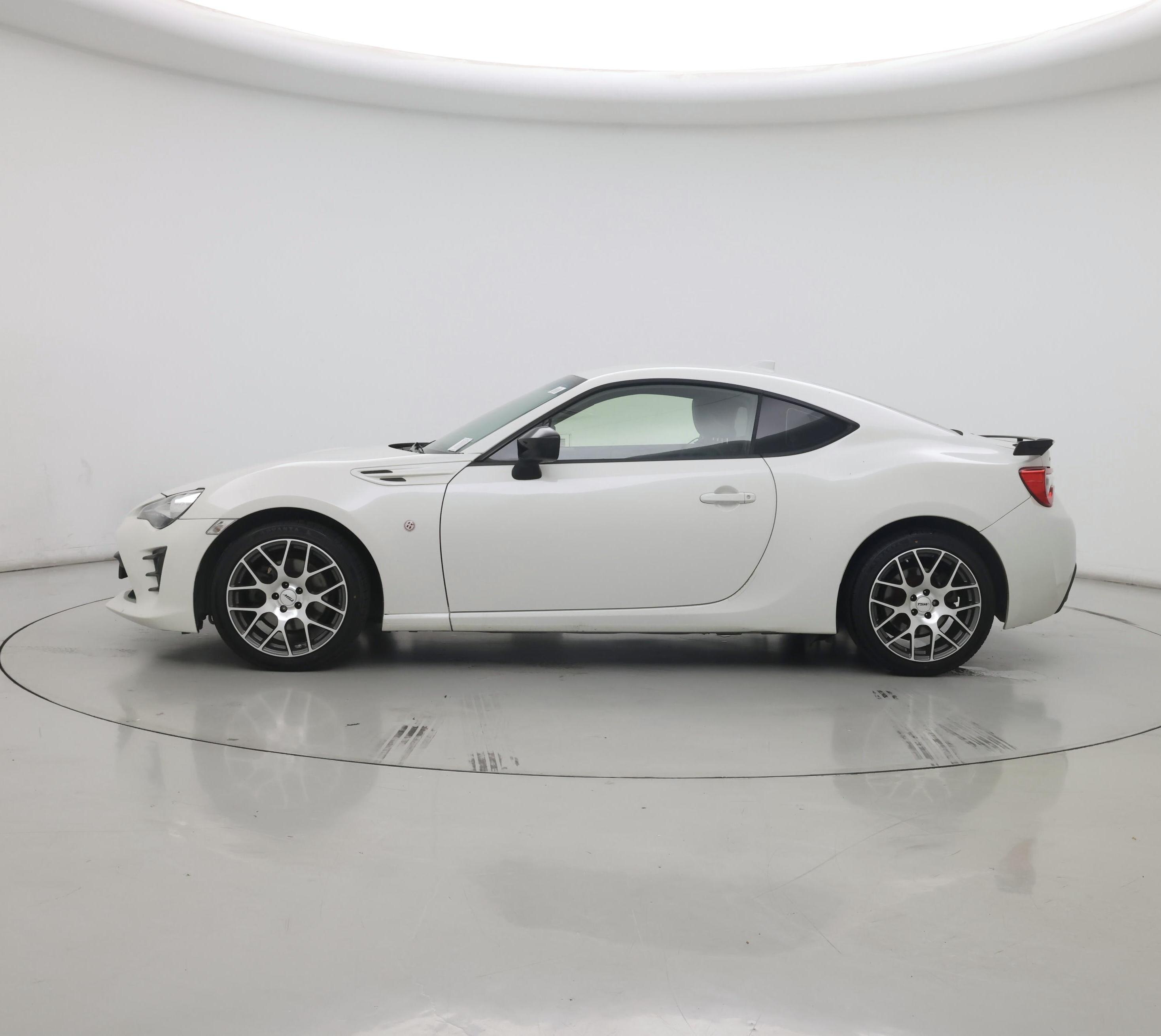 Thumbnail: 2017 Toyota 86 - 3