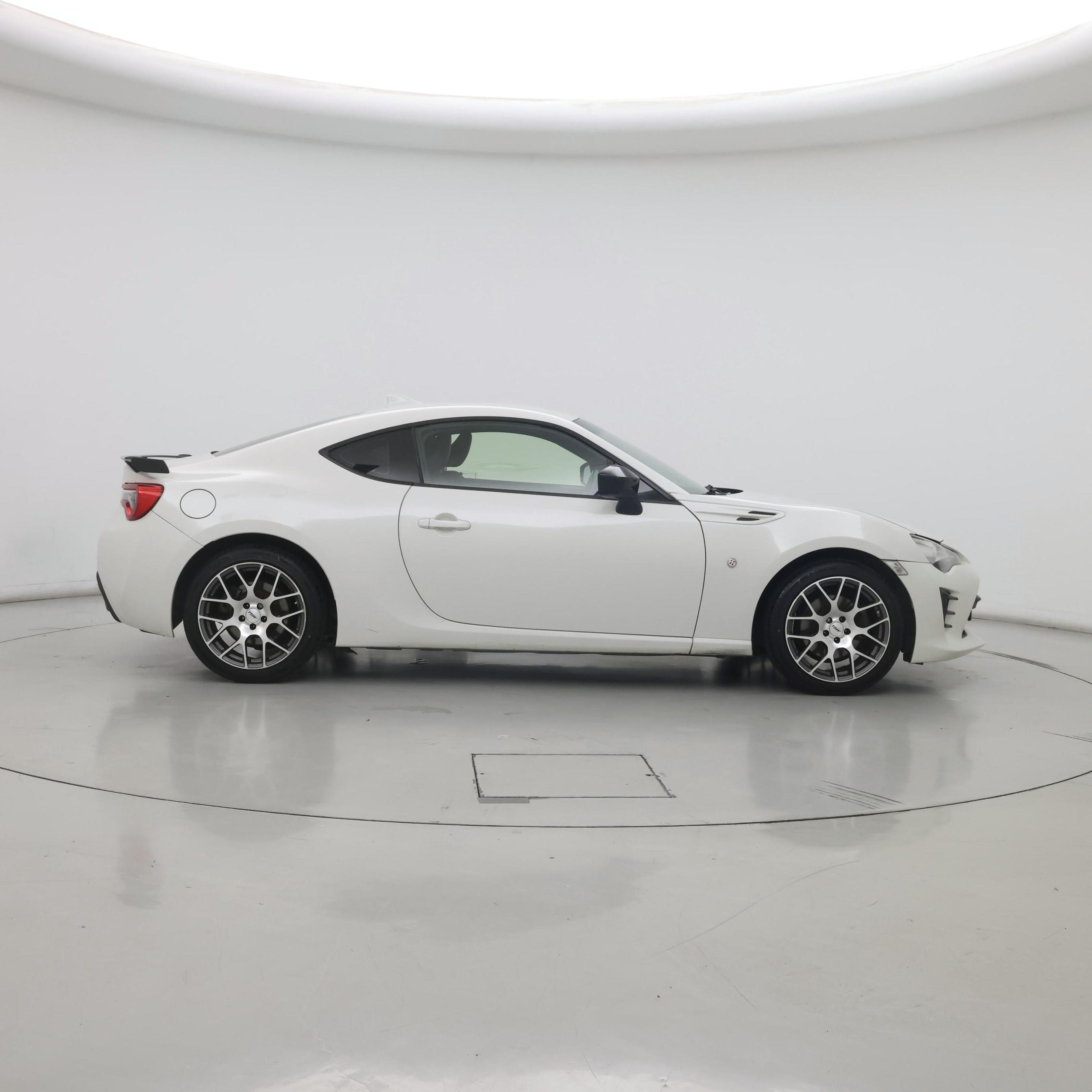 Thumbnail: 2017 Toyota 86 - 7