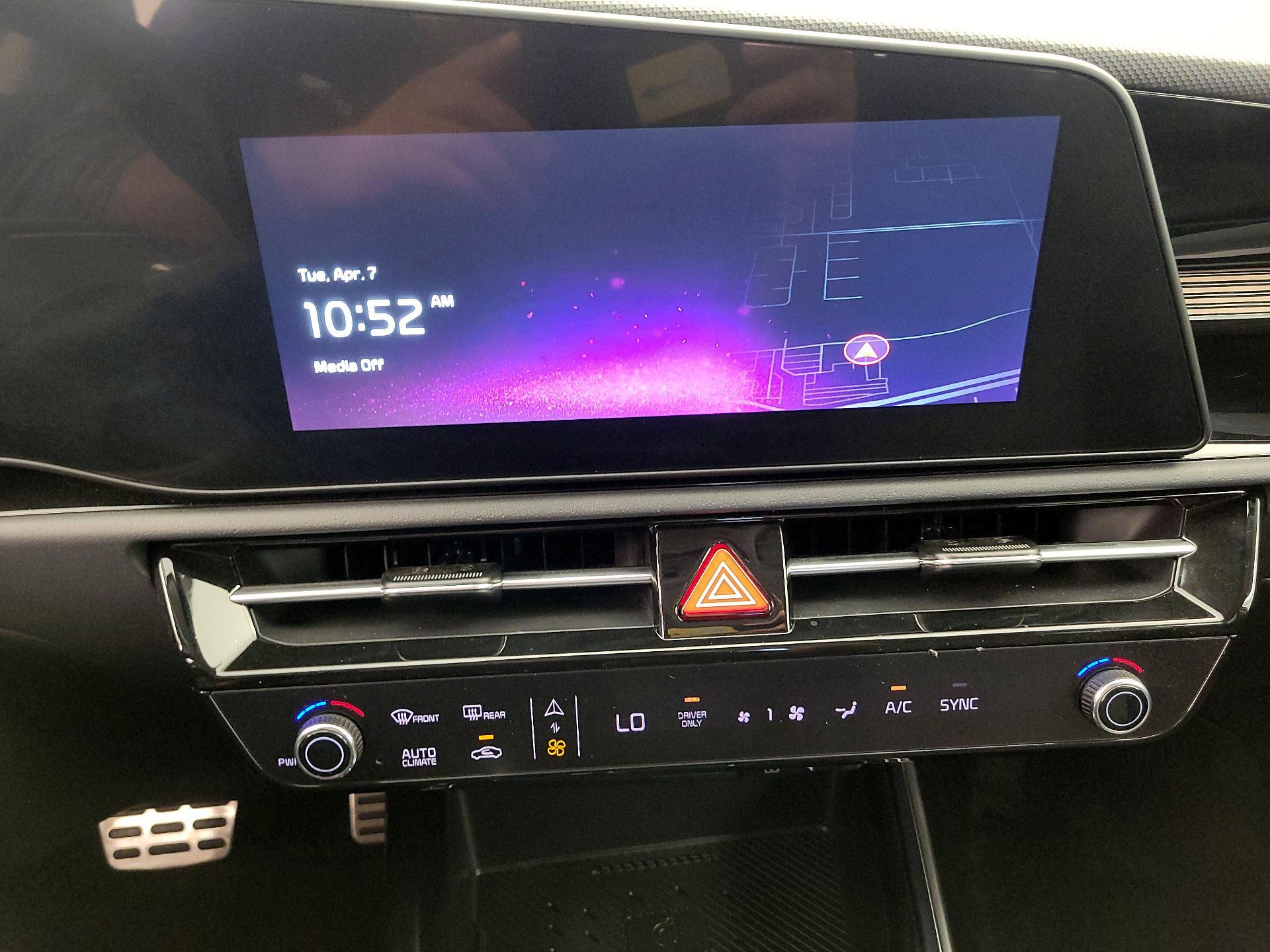 Thumbnail: 2025 Kia Niro - 16