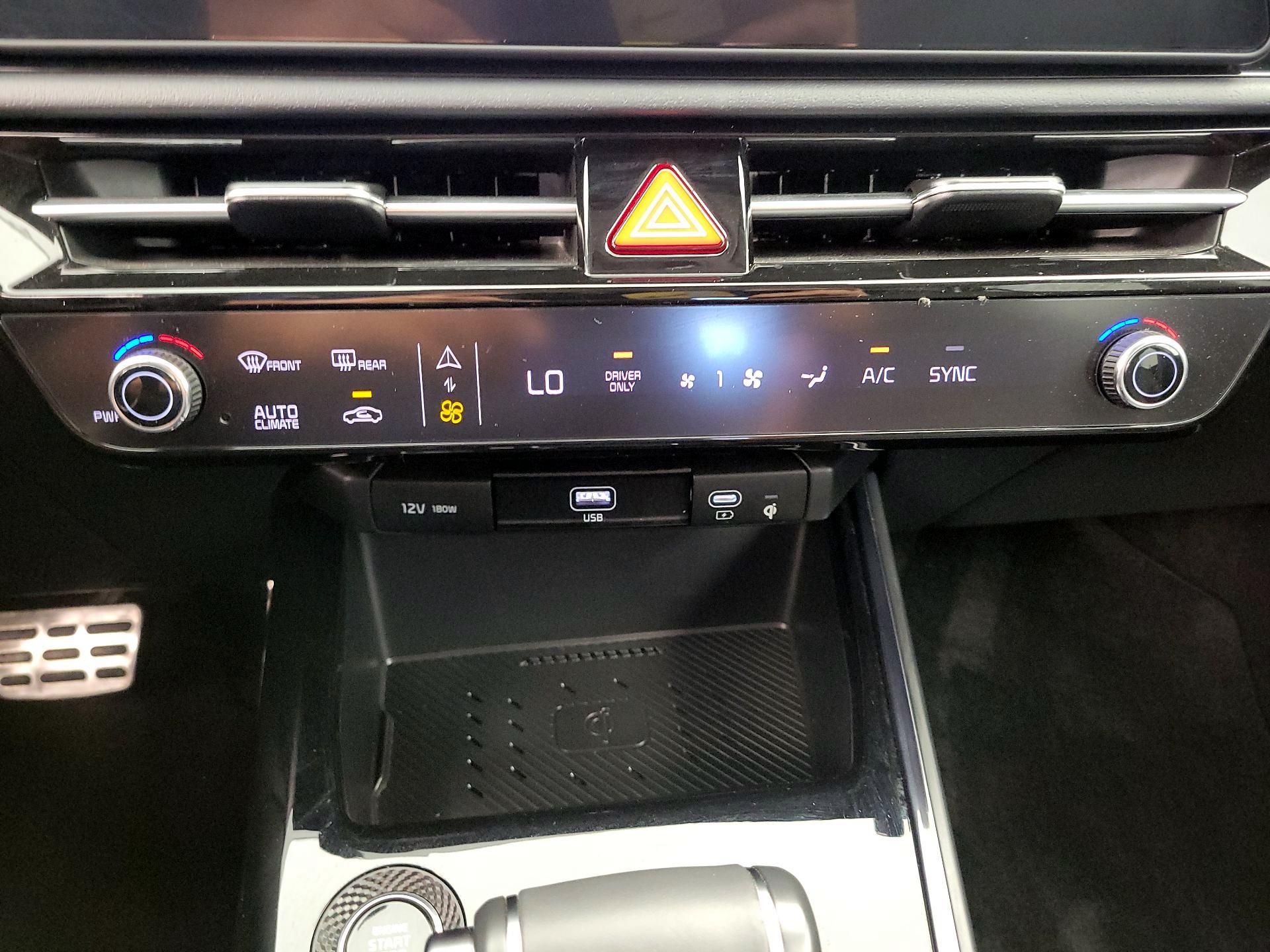 Thumbnail: 2025 Kia Niro - 17