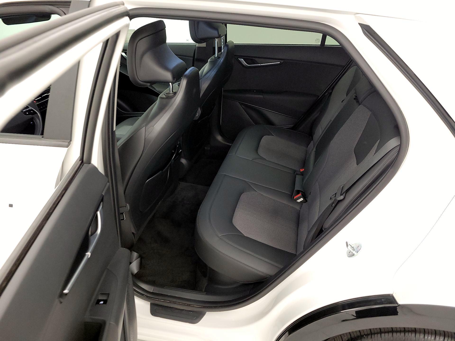 Thumbnail: 2025 Kia Niro - 20