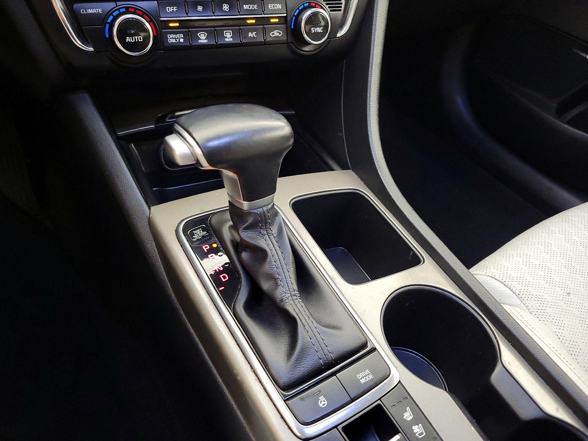 Thumbnail: 2017 Kia Optima - 18