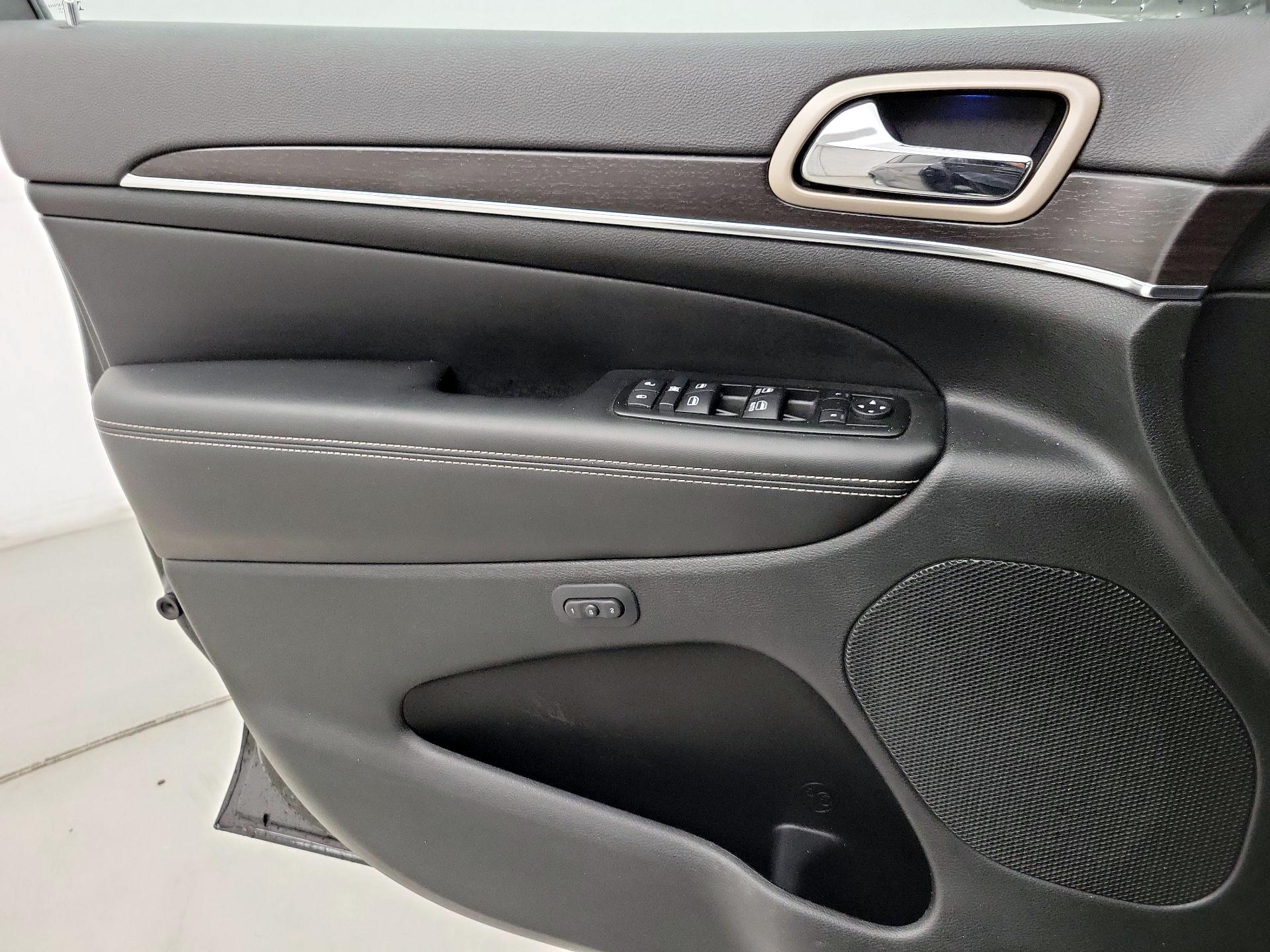Thumbnail: 2014 Jeep Grand Cherokee - 12