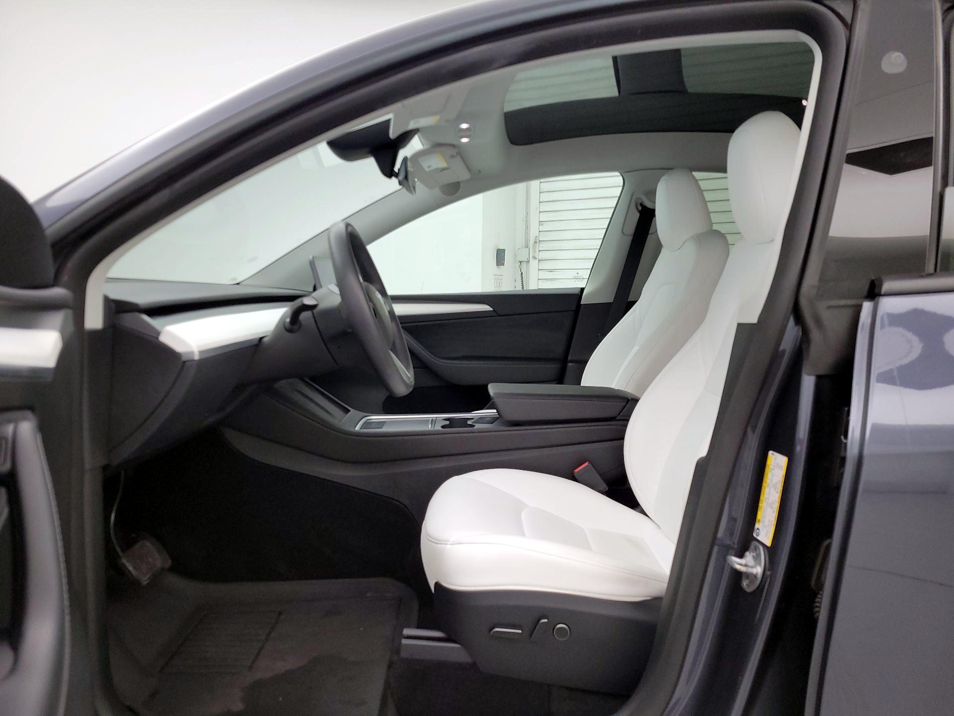 Thumbnail: 2023 Tesla Model Y - 11