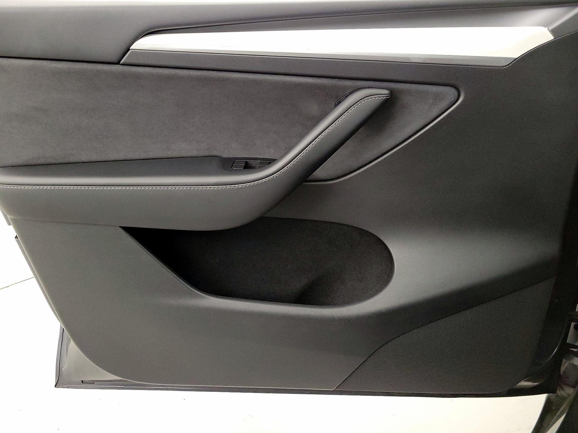 Thumbnail: 2023 Tesla Model Y - 12