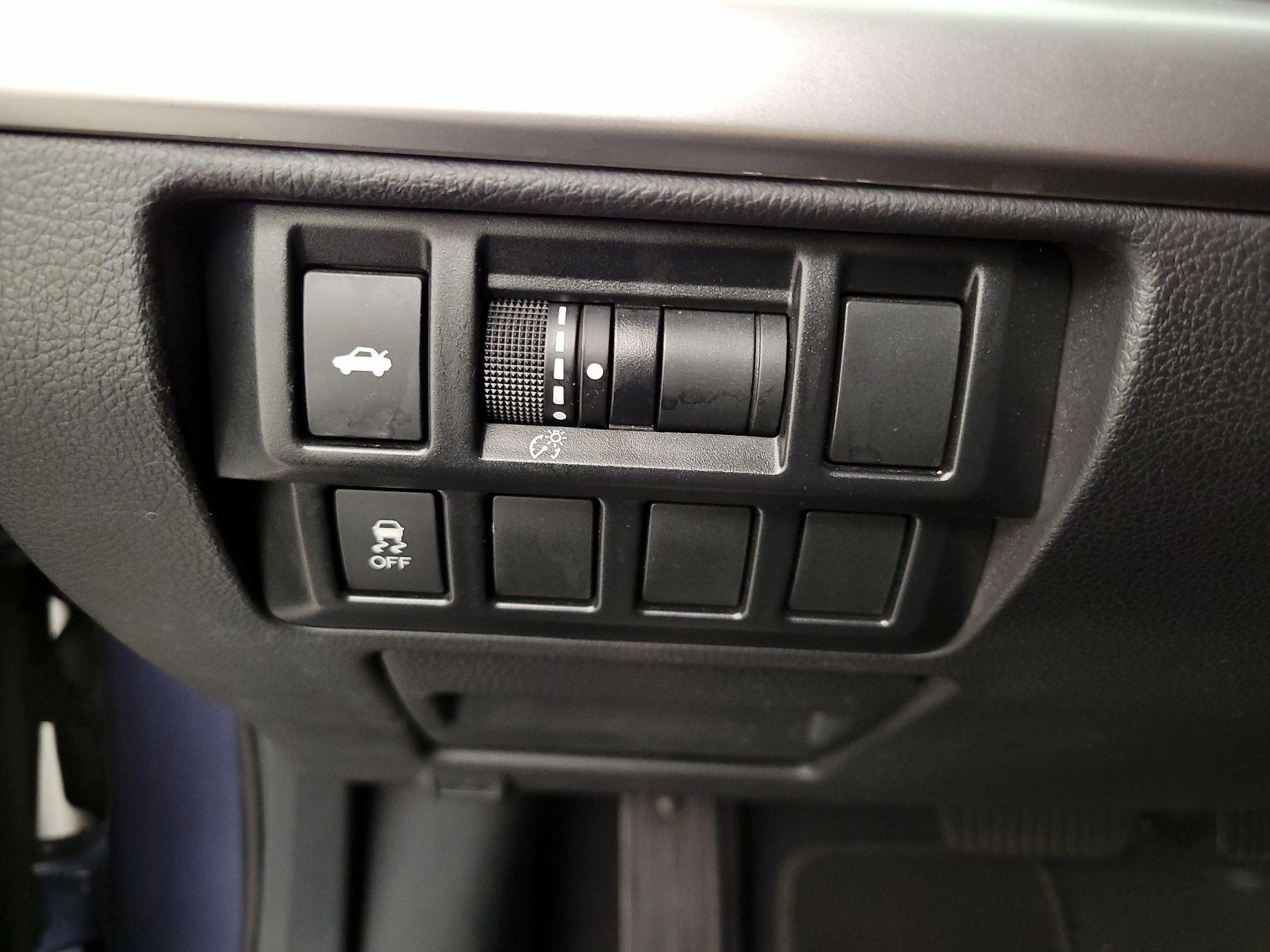 Thumbnail: 2016 Subaru Legacy - 13