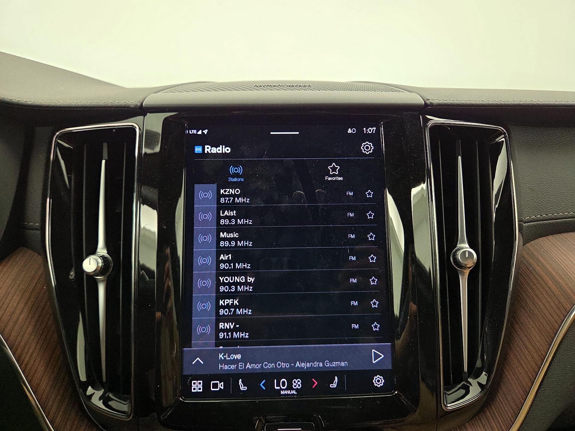 Thumbnail: 2024 Volvo XC60 - 16