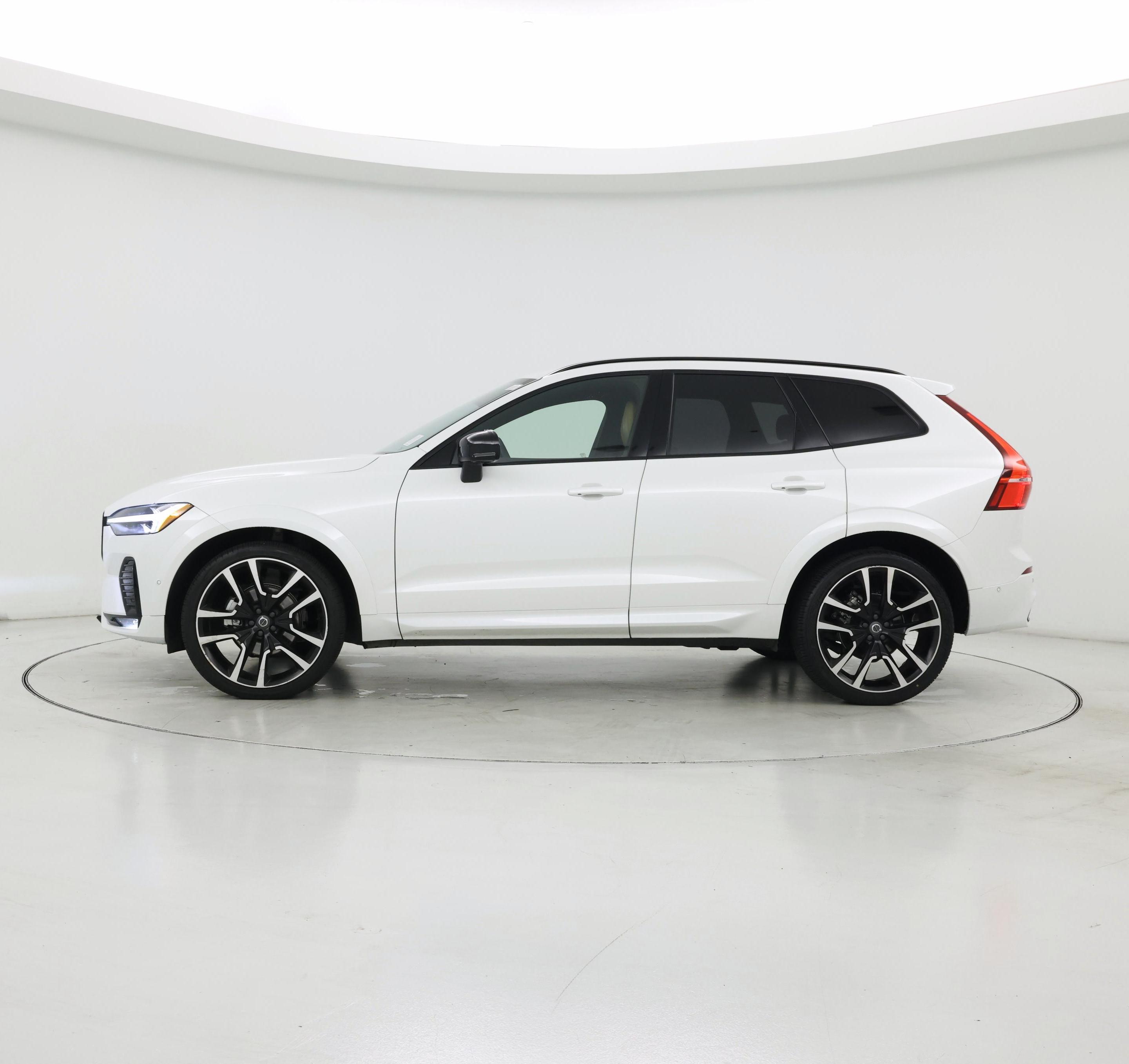 Thumbnail: 2024 Volvo XC60 - 3