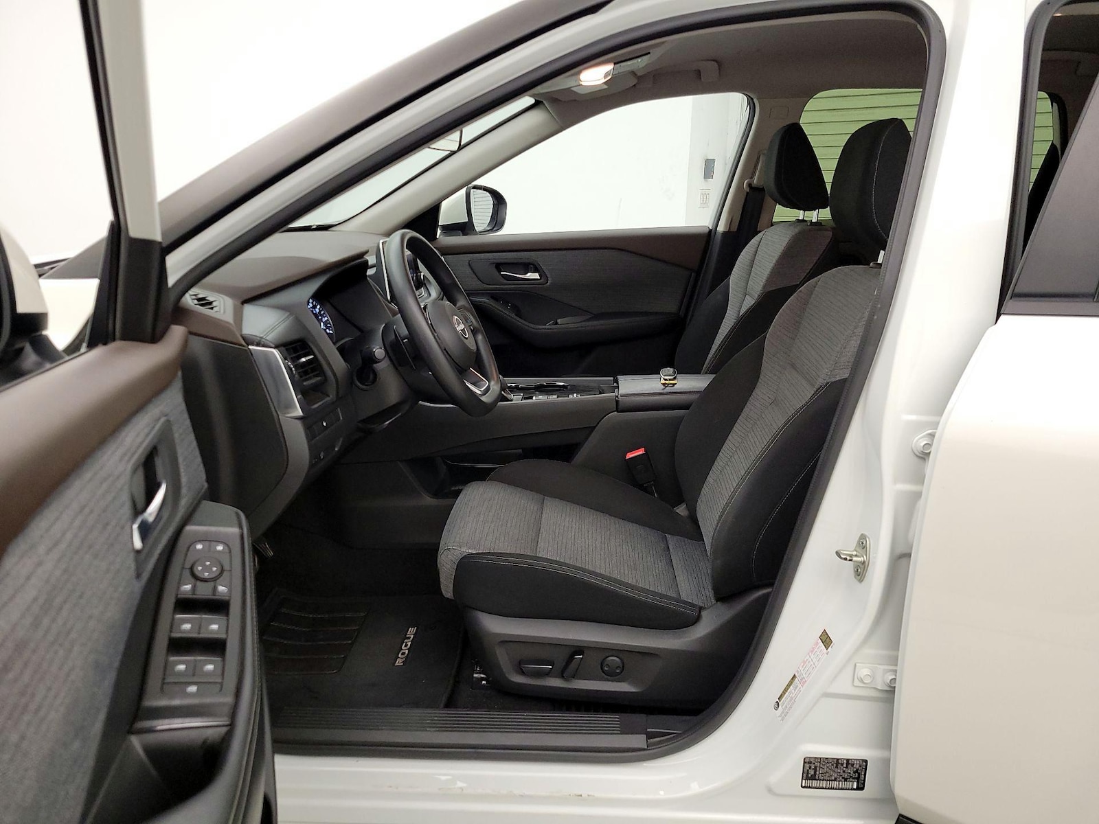 2023 Nissan Rogue SV - Photo 12