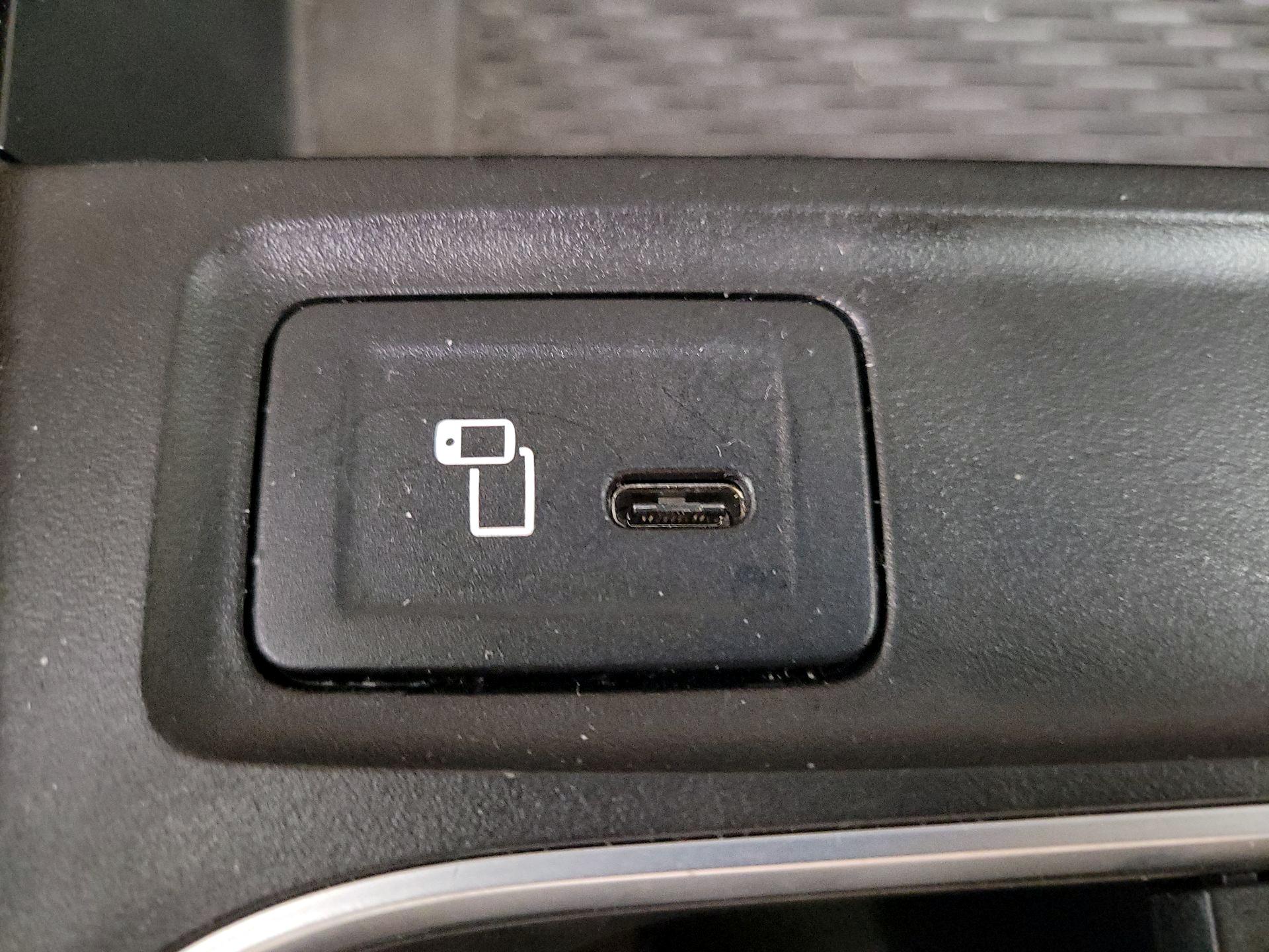 Thumbnail: 2023 Mercedes-Benz EQB - 19