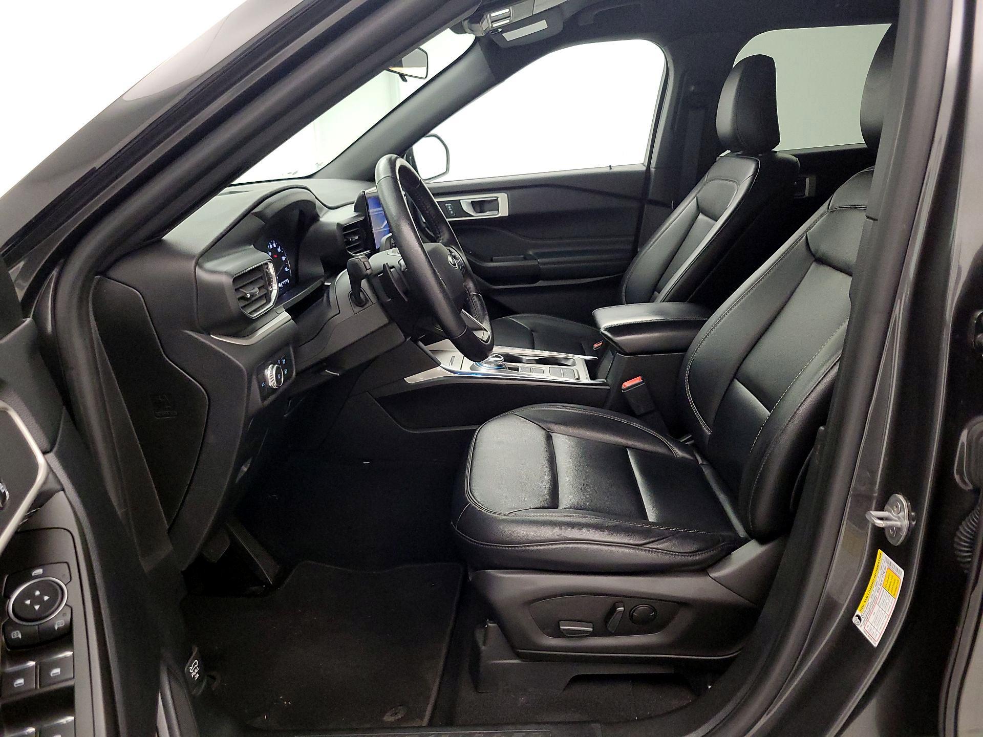 Thumbnail: 2020 Ford Explorer - 11