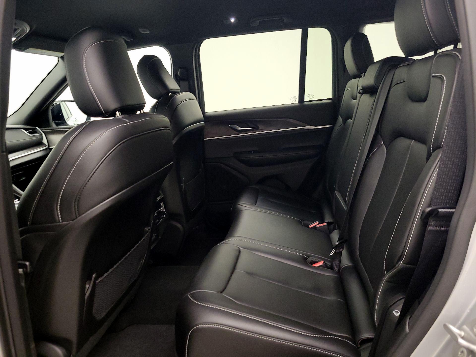 Thumbnail: 2025 Jeep Grand Cherokee - 19