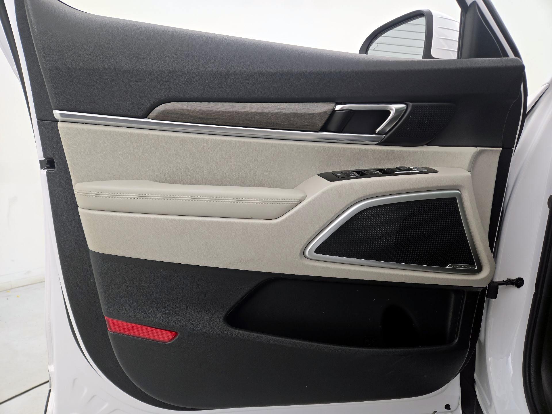 Thumbnail: 2022 Kia Telluride - 12