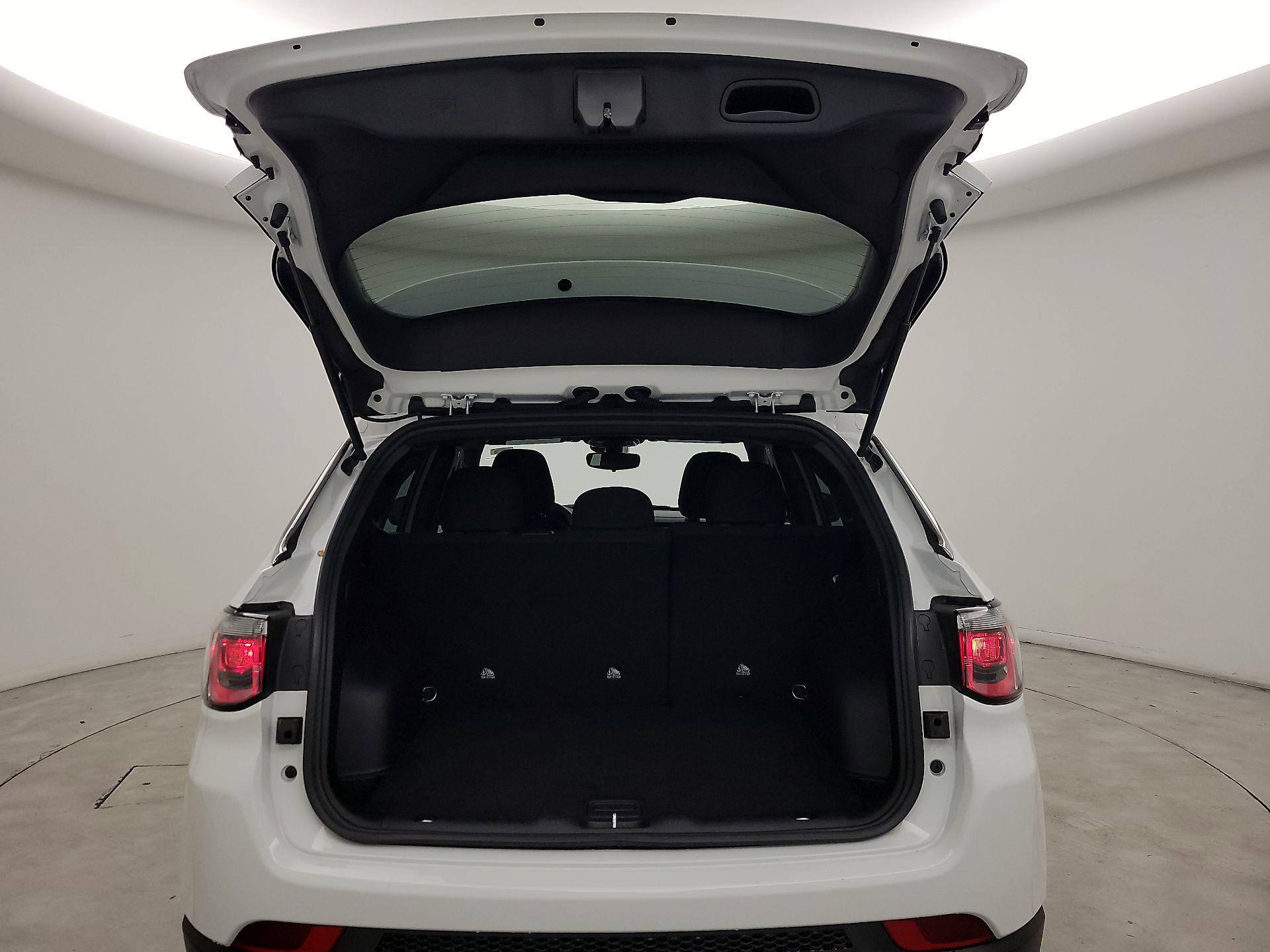 Thumbnail: 2025 Jeep Compass - 18